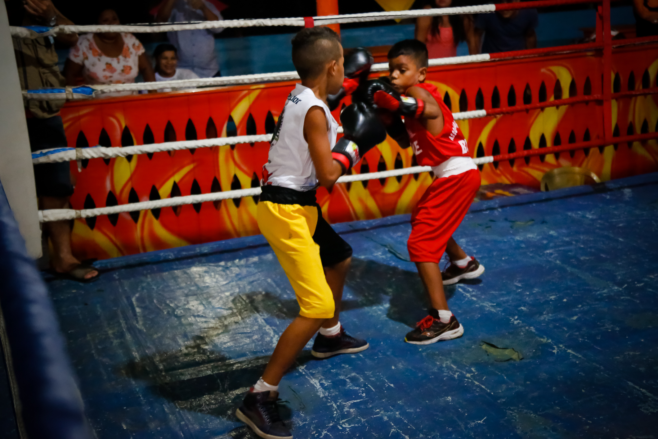 Projeto Nocaute na Violência beneficia mais de três mil jovens e revela talentos no boxe