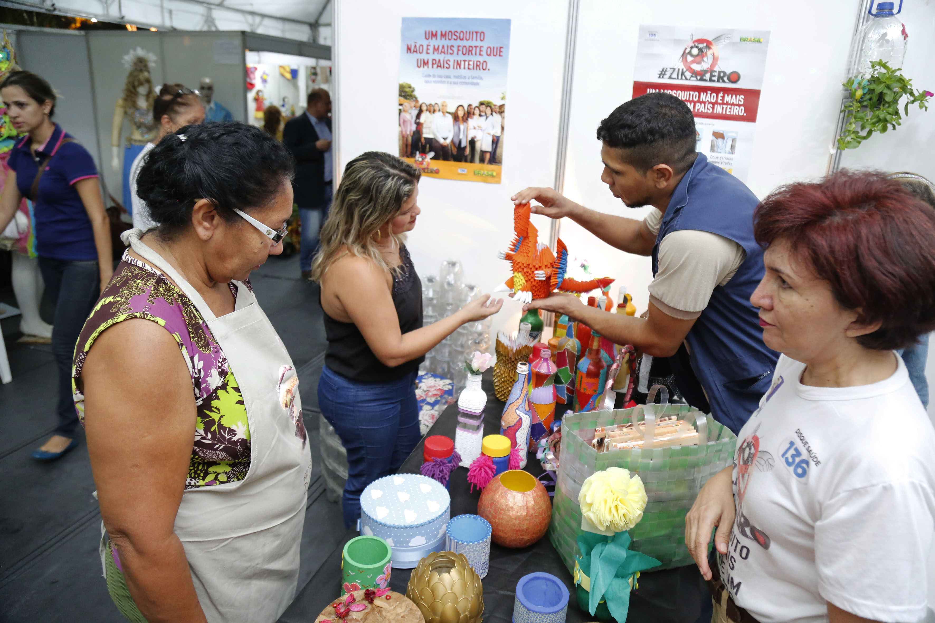 Prefeitura presta serviços e orientações na 5ª Feira do Artesanato Paraense