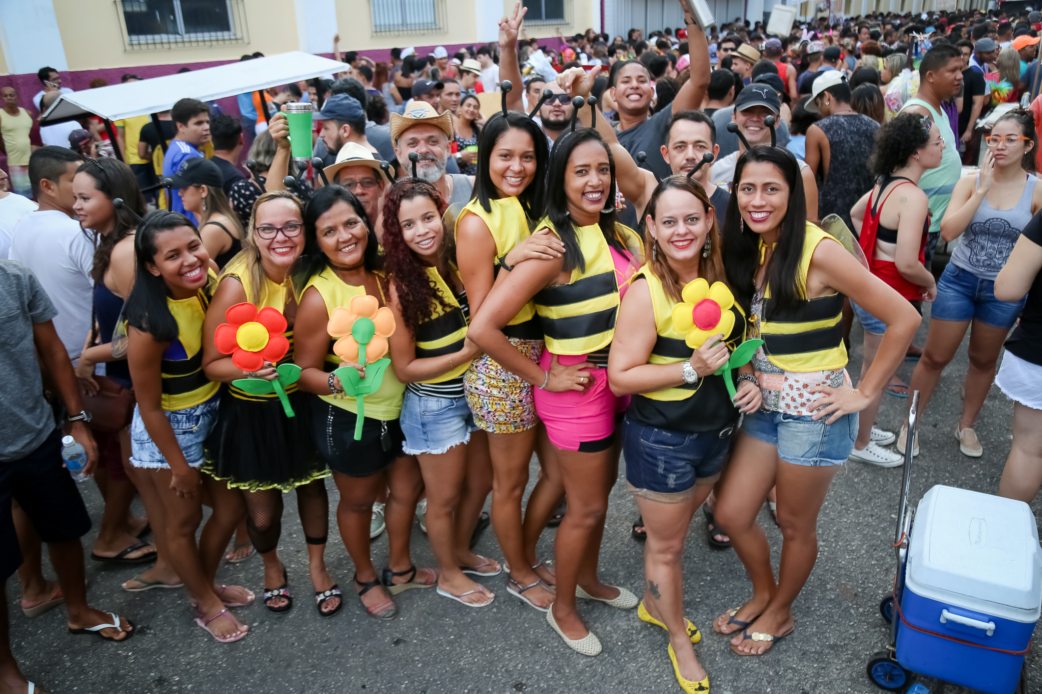 Arrastões carnavalescos agitam o final de semana nas ruas da Cidade Velha 