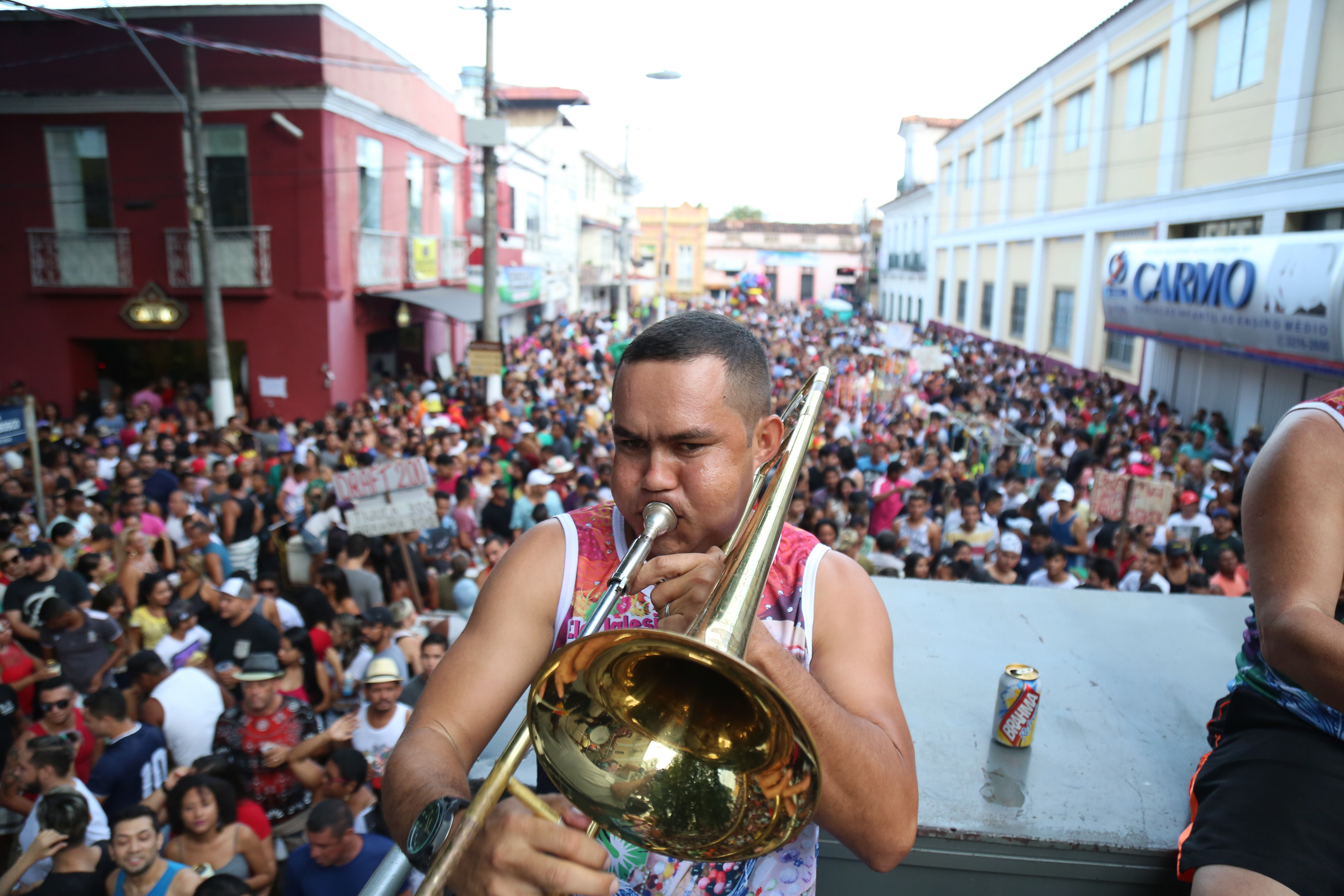 Arrastões carnavalescos agitam o final de semana nas ruas da Cidade Velha 