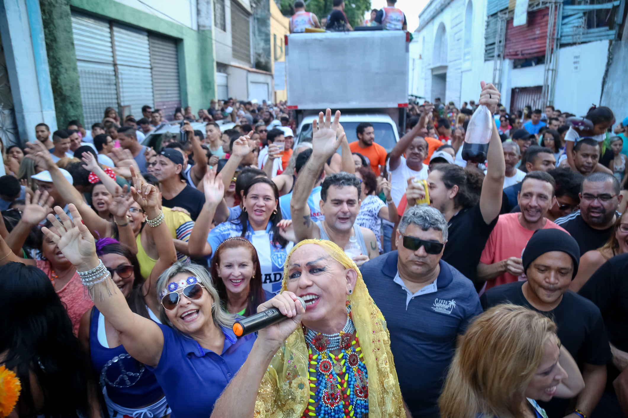 Arrastões carnavalescos agitam o final de semana nas ruas da Cidade Velha 