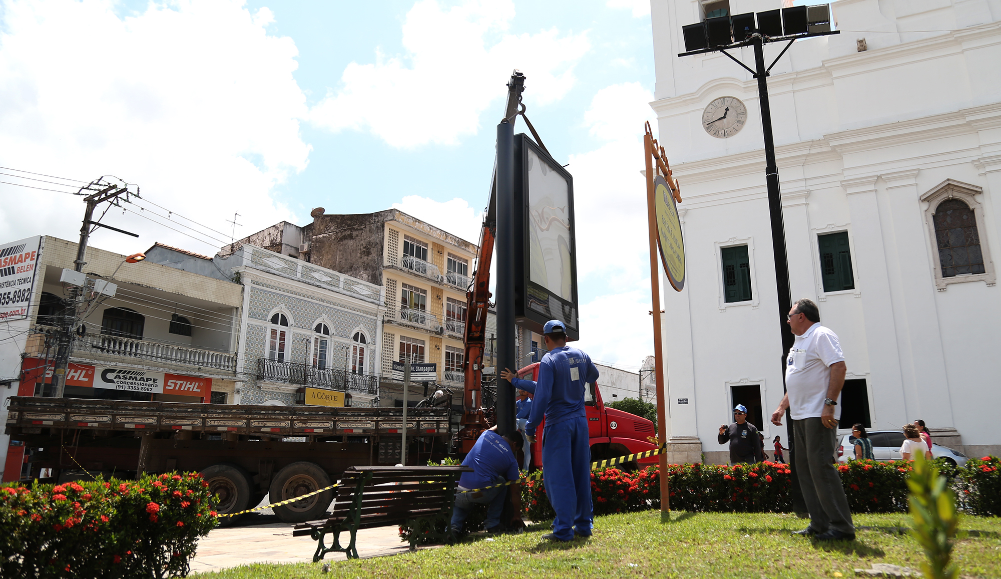 Prefeitura retira publicidade irregular das ruas de Belém