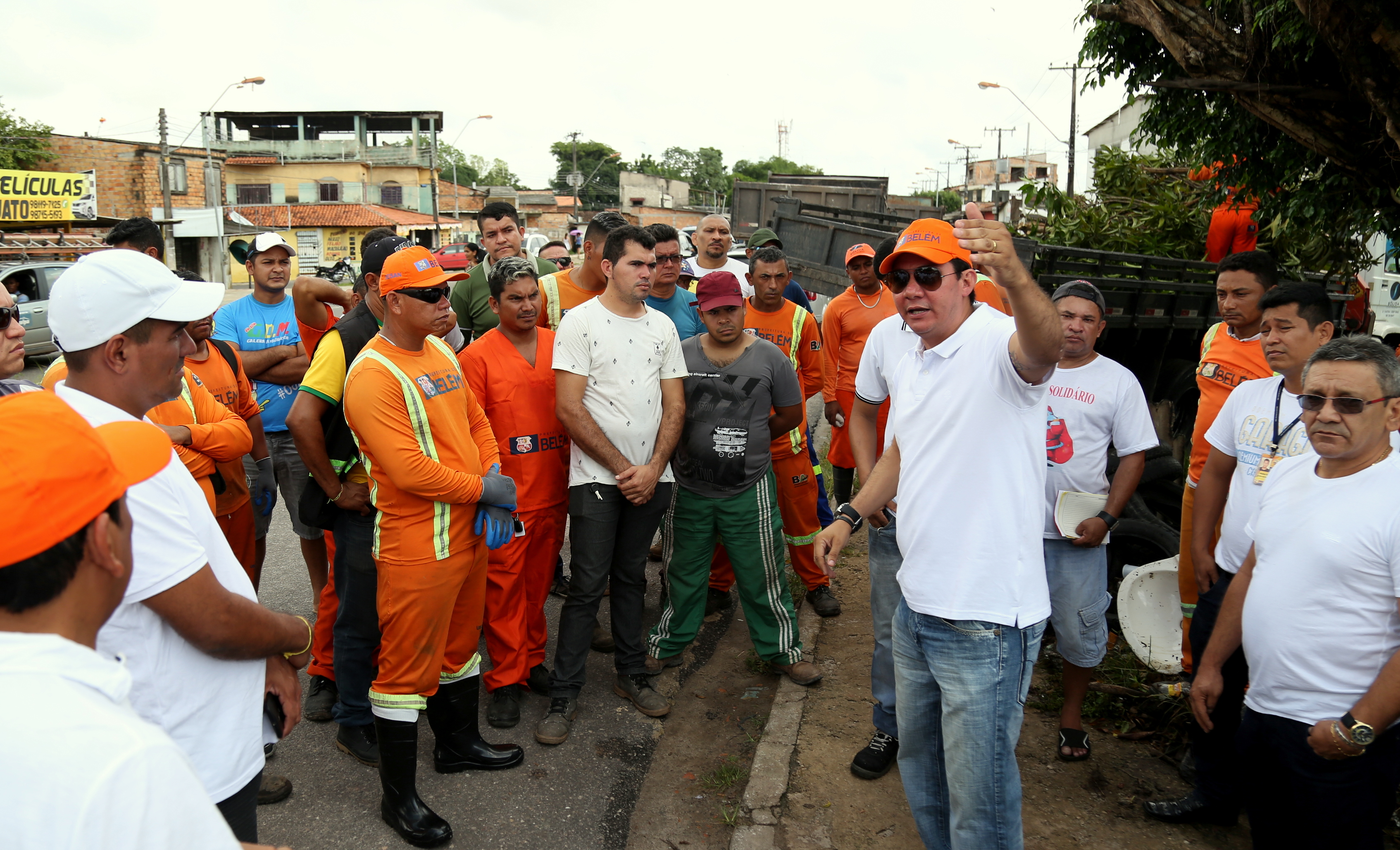 Mutirão recolhe mais de 1400 toneladas de entulho em cinco bairros de Belém