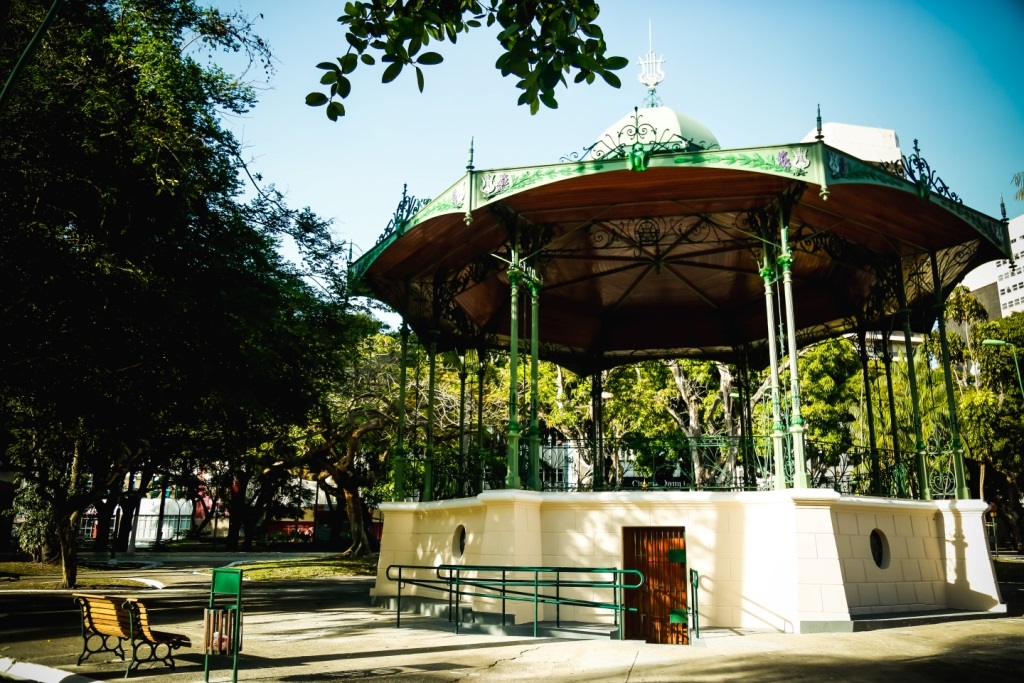 Prefeitura entrega Praça da República reformada para a população