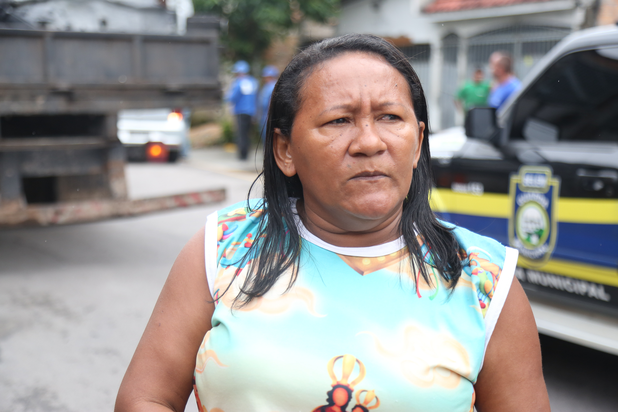 Força tarefa municipal apreende carcaças e veículos irregulares no bairro da Pedreira