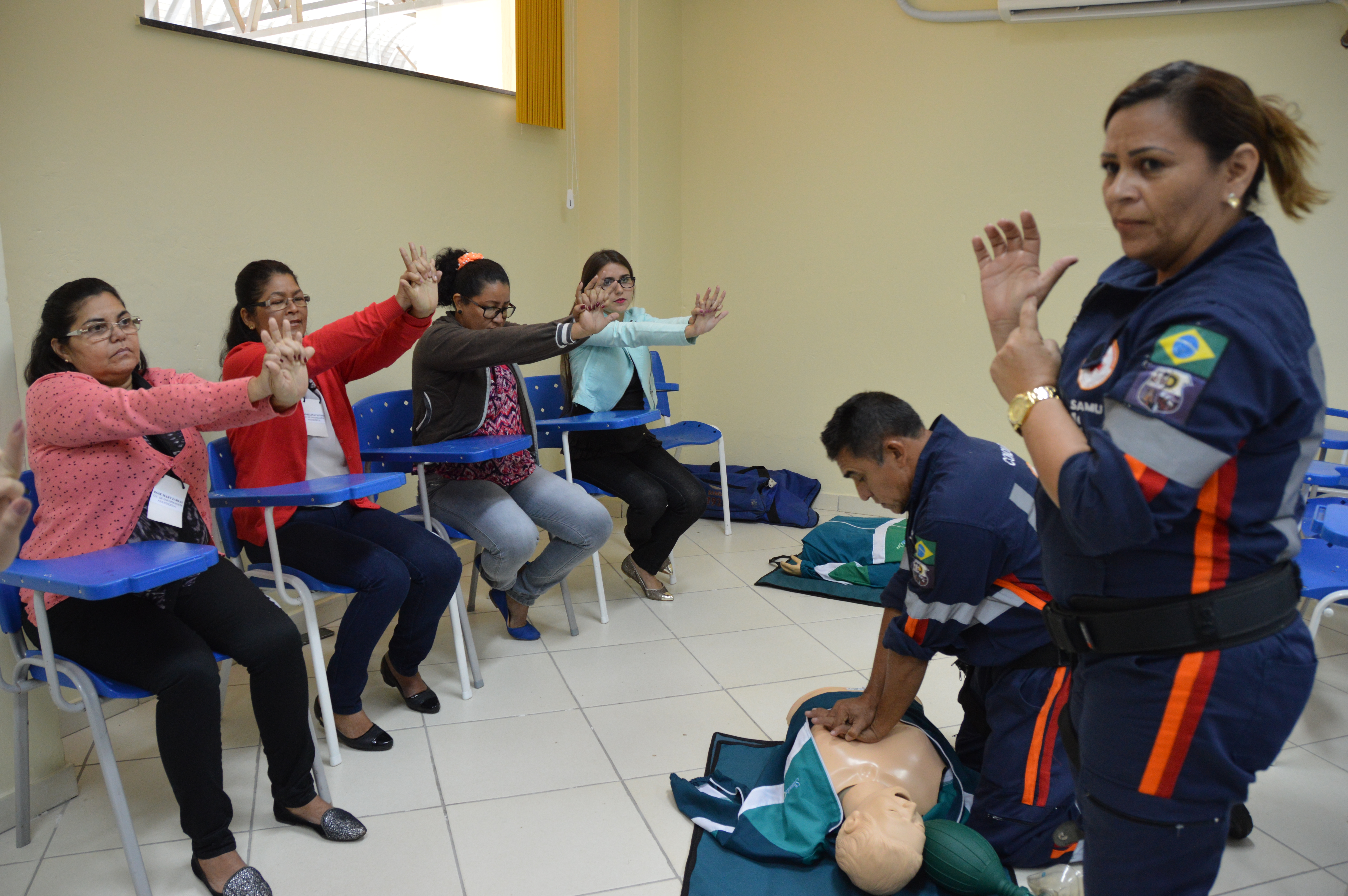 Profissionais de saúde fazem curso sobre atendimento na casa dos pacientes