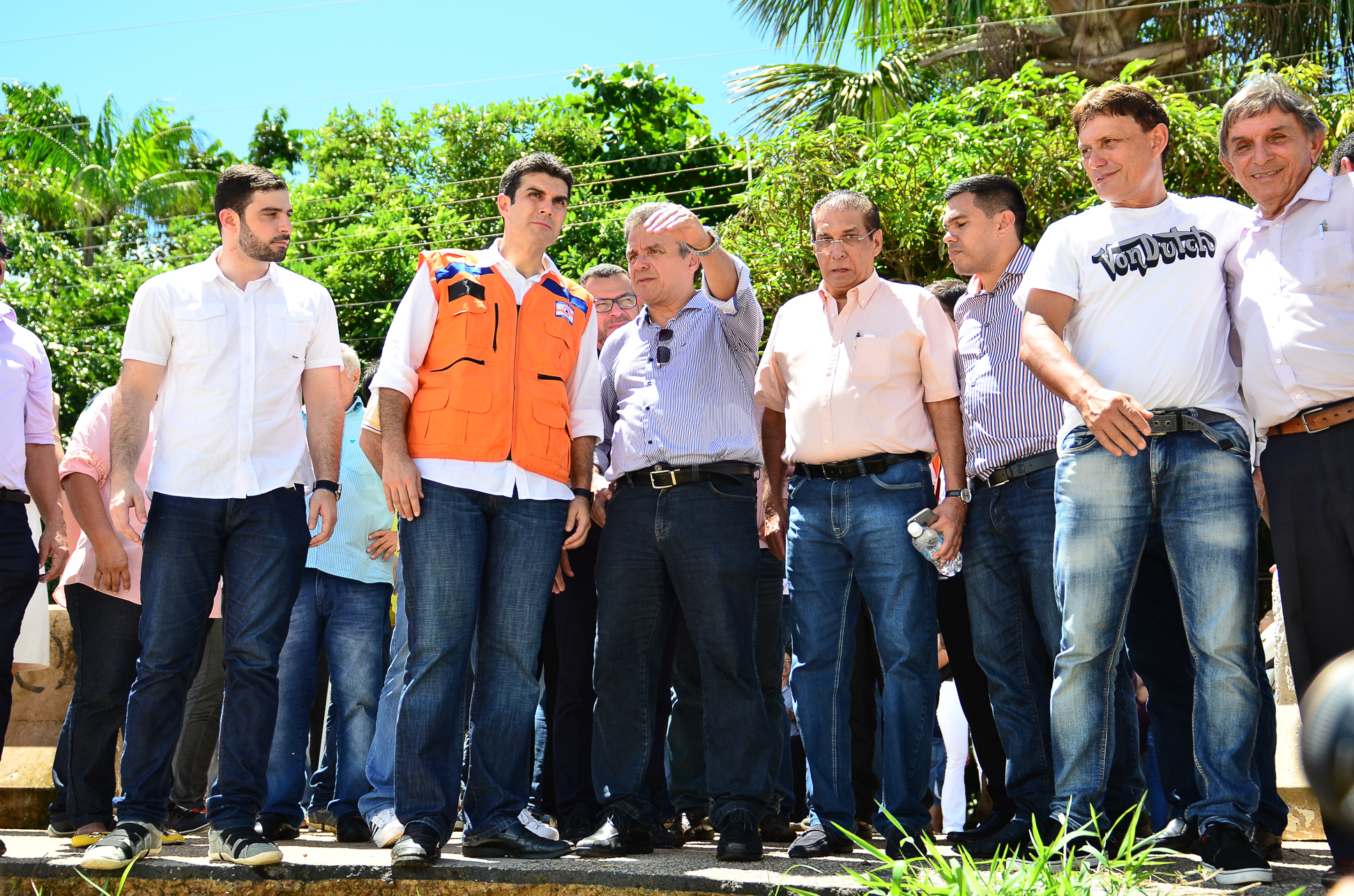 Prefeito faz visita técnica e anuncia parceria em projeto para conter erosão em Mosqueiro