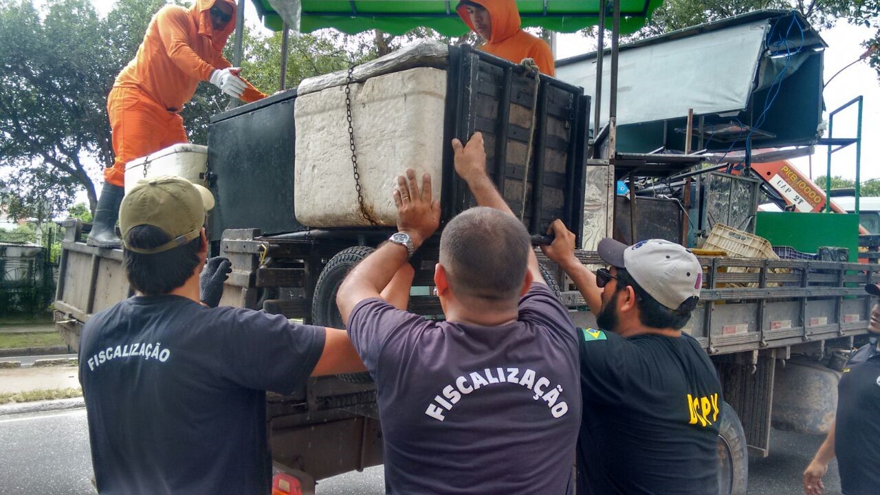 Fiscalização desativa ponto irregular de mototaxistas na Augusto Montenegro