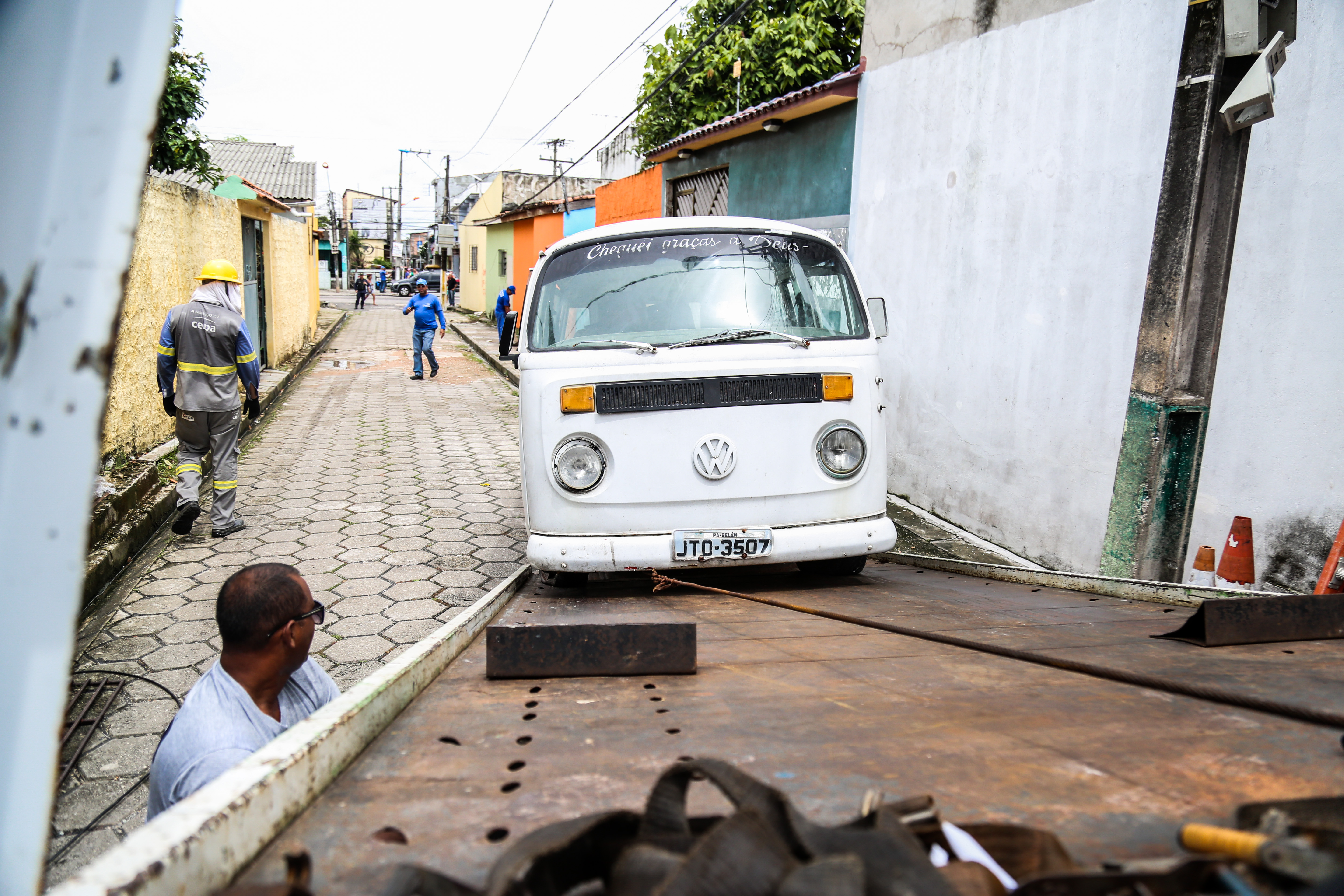 Operação recolhe sucatas abandonadas na via pública