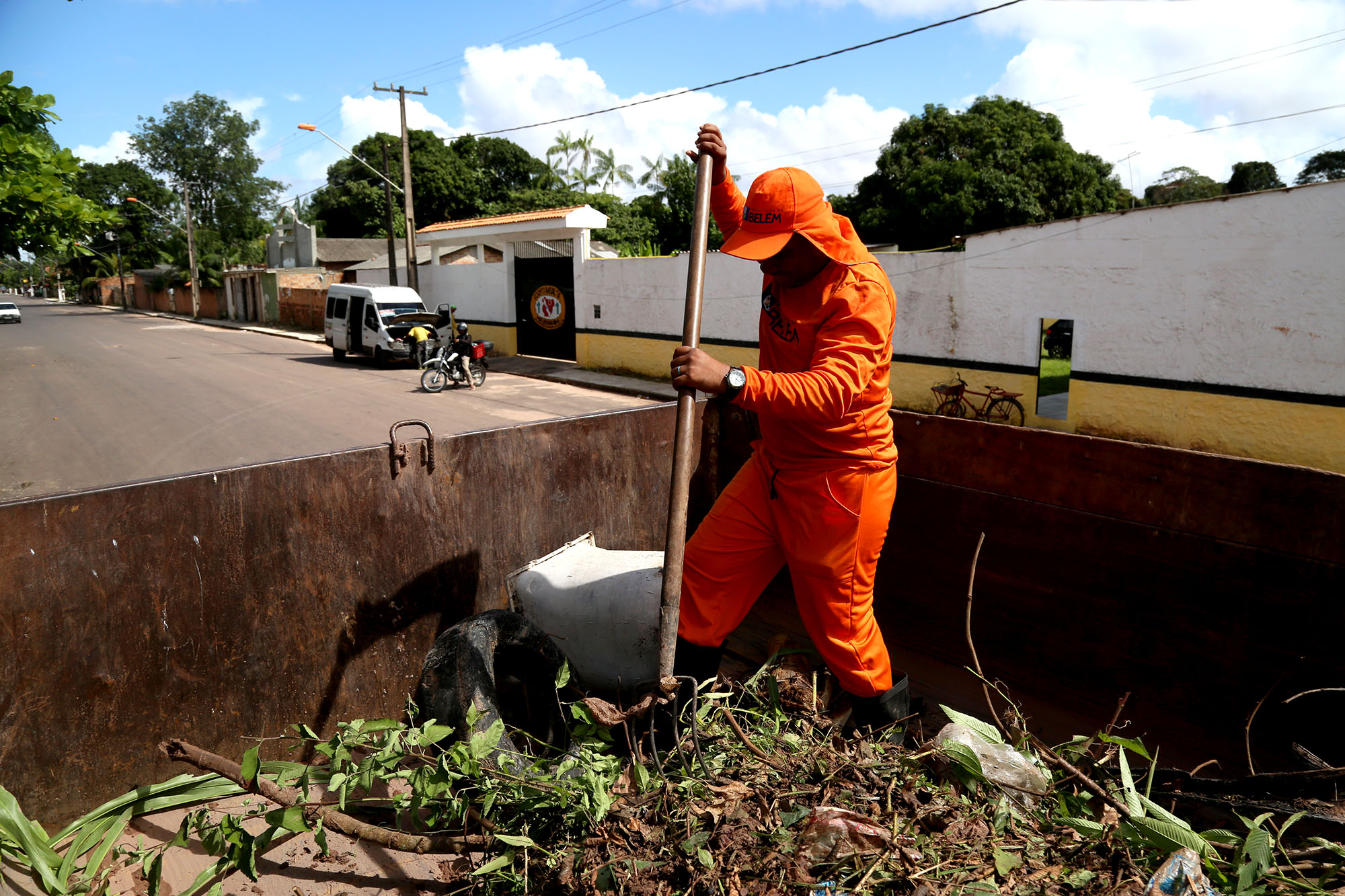 Em três dias de mutirão, Prefeitura de Belém recolhe 800 toneladas de lixo em Outeiro