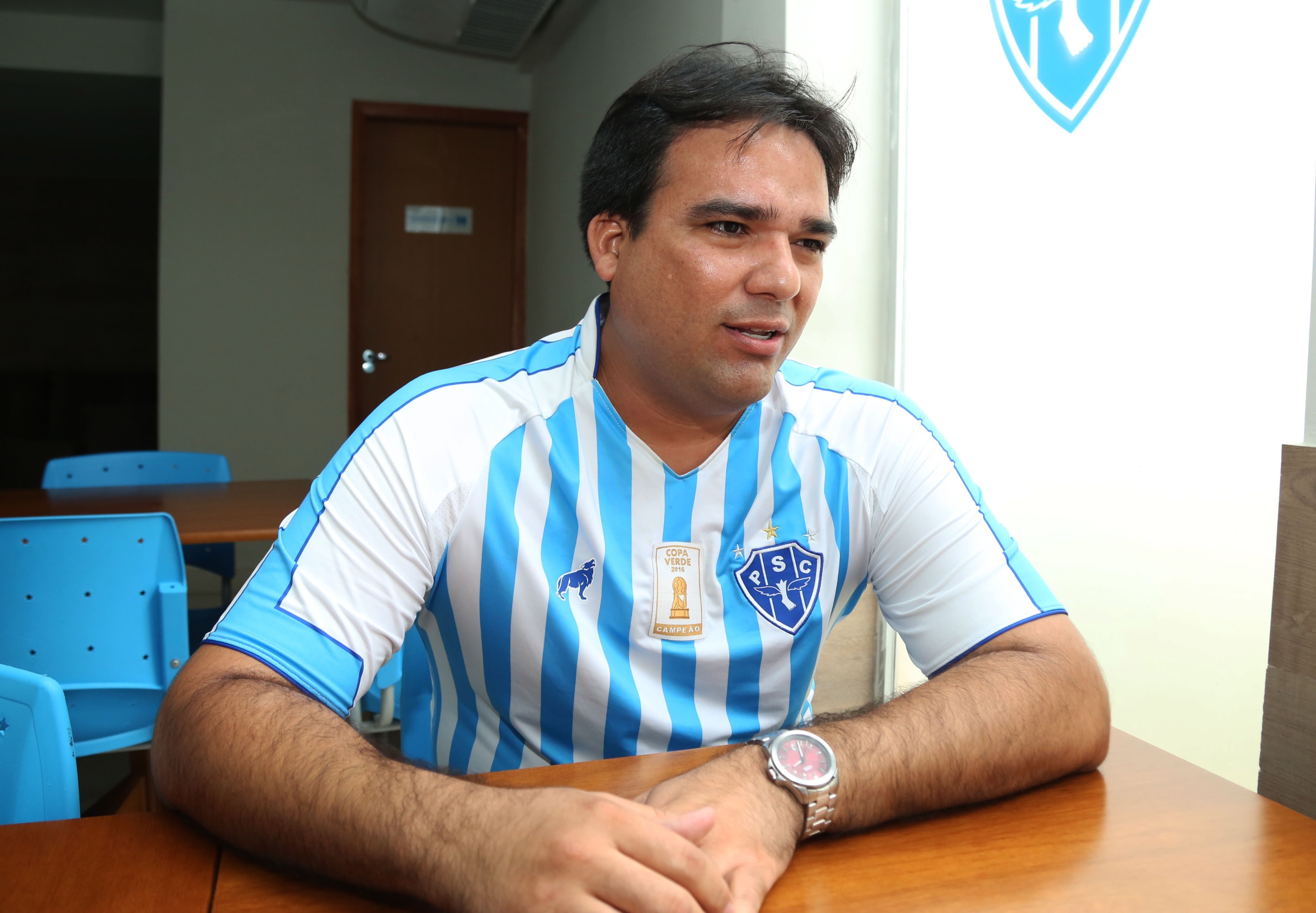 Alunos de escola municipal realizam sonho de assistir campeonato de futebol