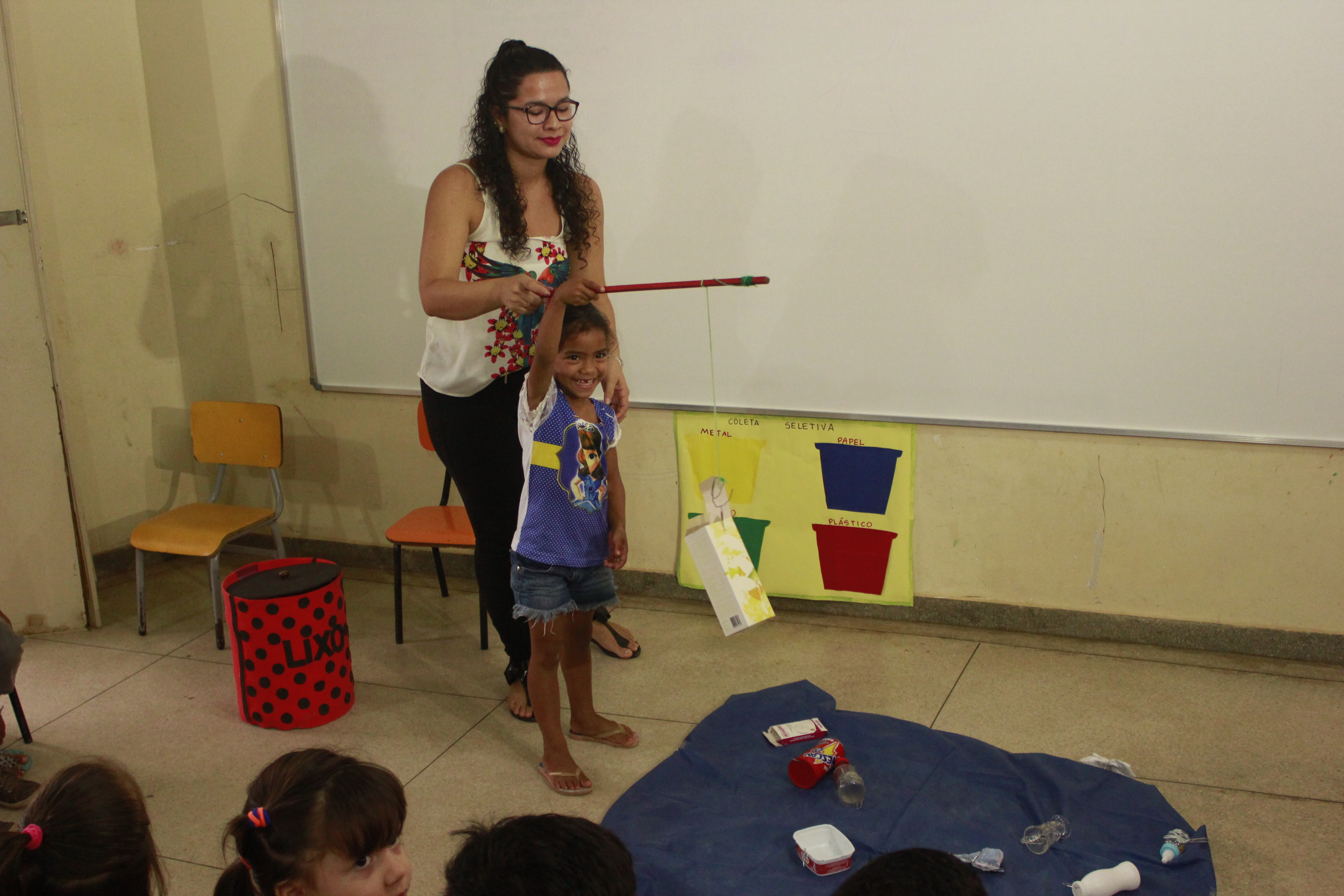 Escola mobiliza comunidade para o problema do lixo