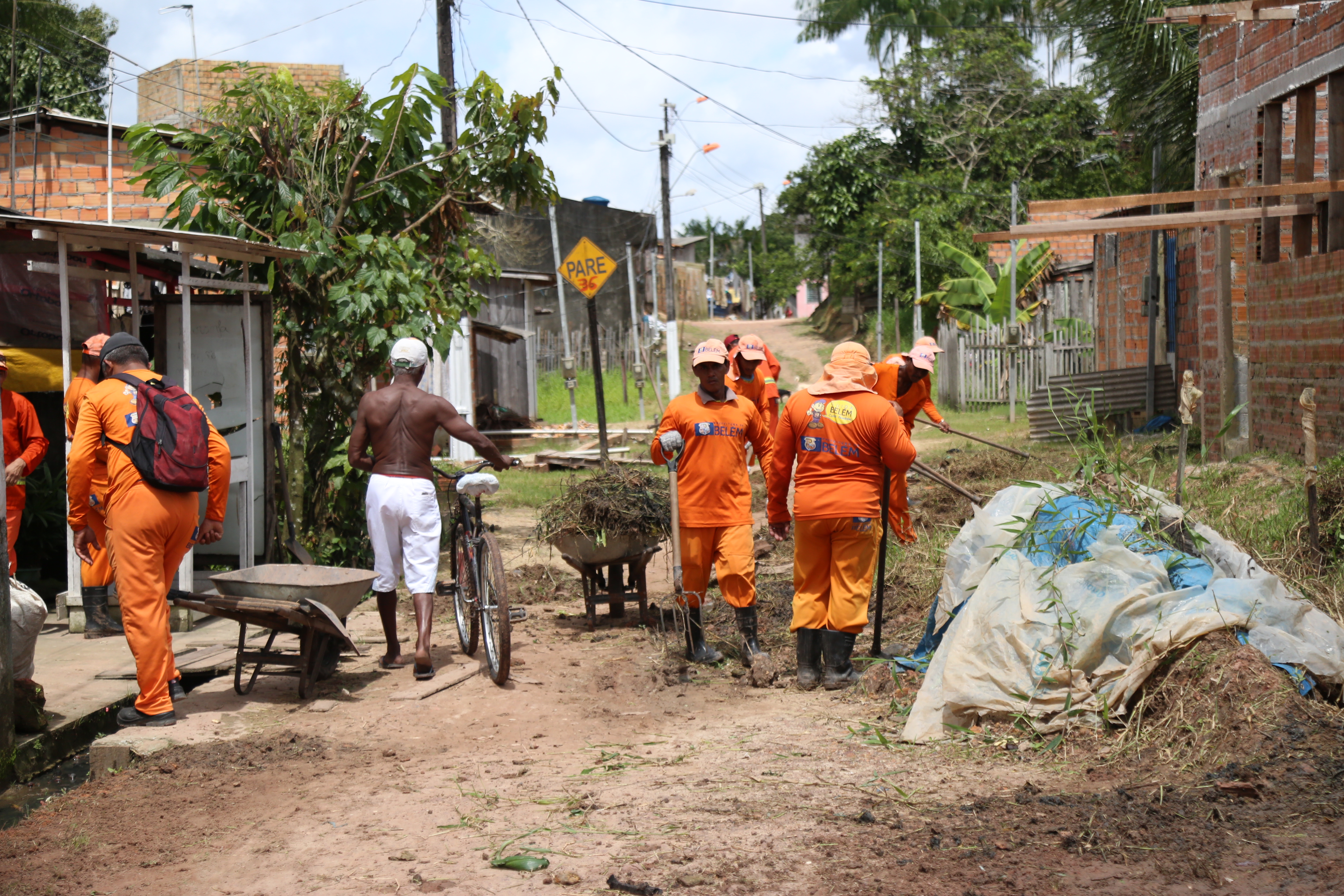 Mutirão de limpeza recolhe 840 toneladas de entulho em comunidade de Icoaraci