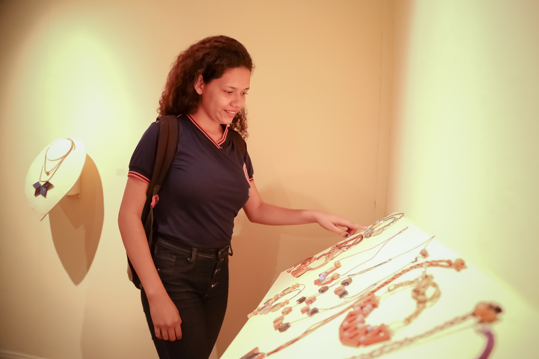Alunos de escola municipal de Icoaraci usam matemática, arte e cultura para produzir joias