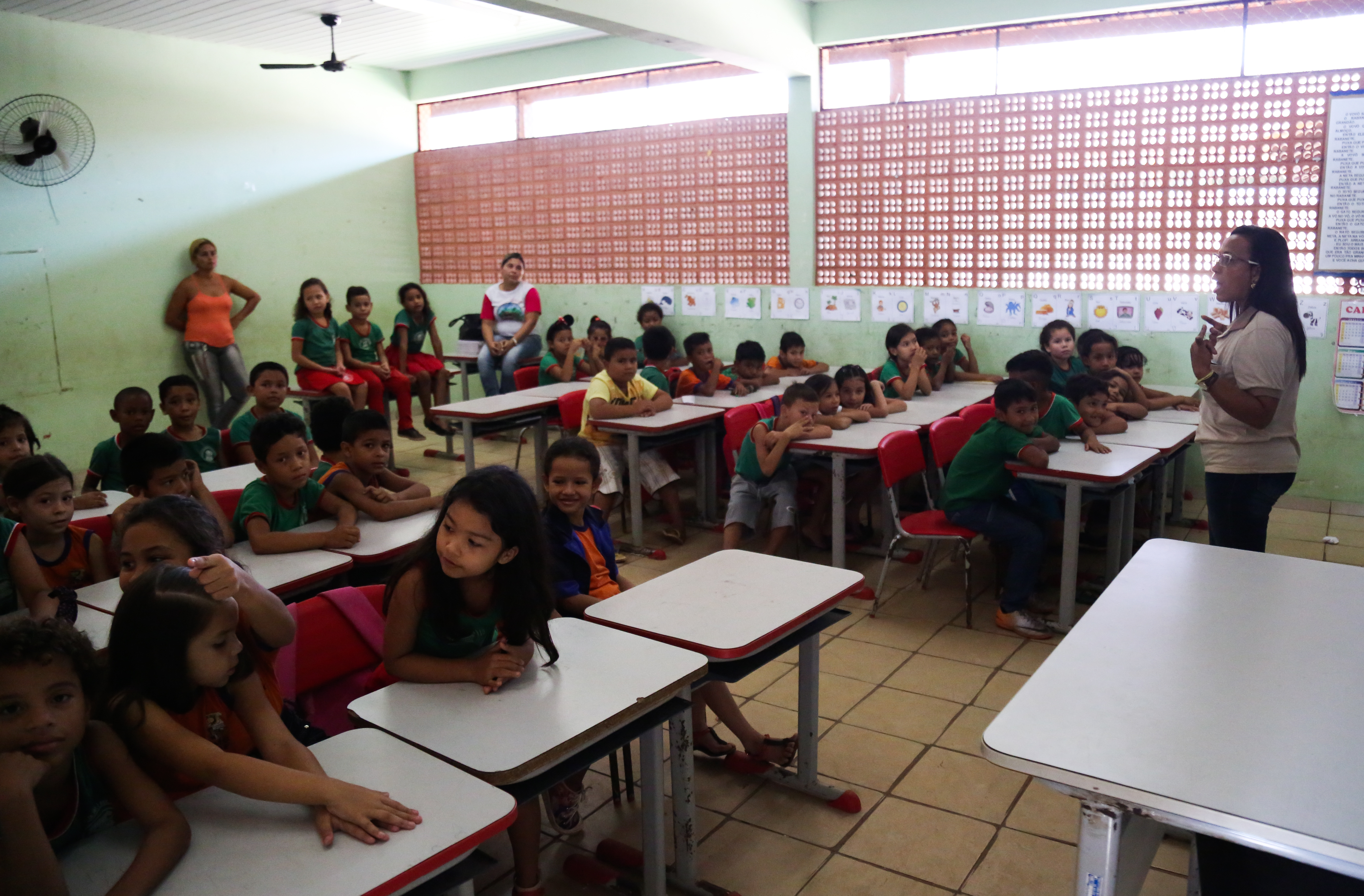 Palestras envolvem estudantes em discussões sobre violência e saúde