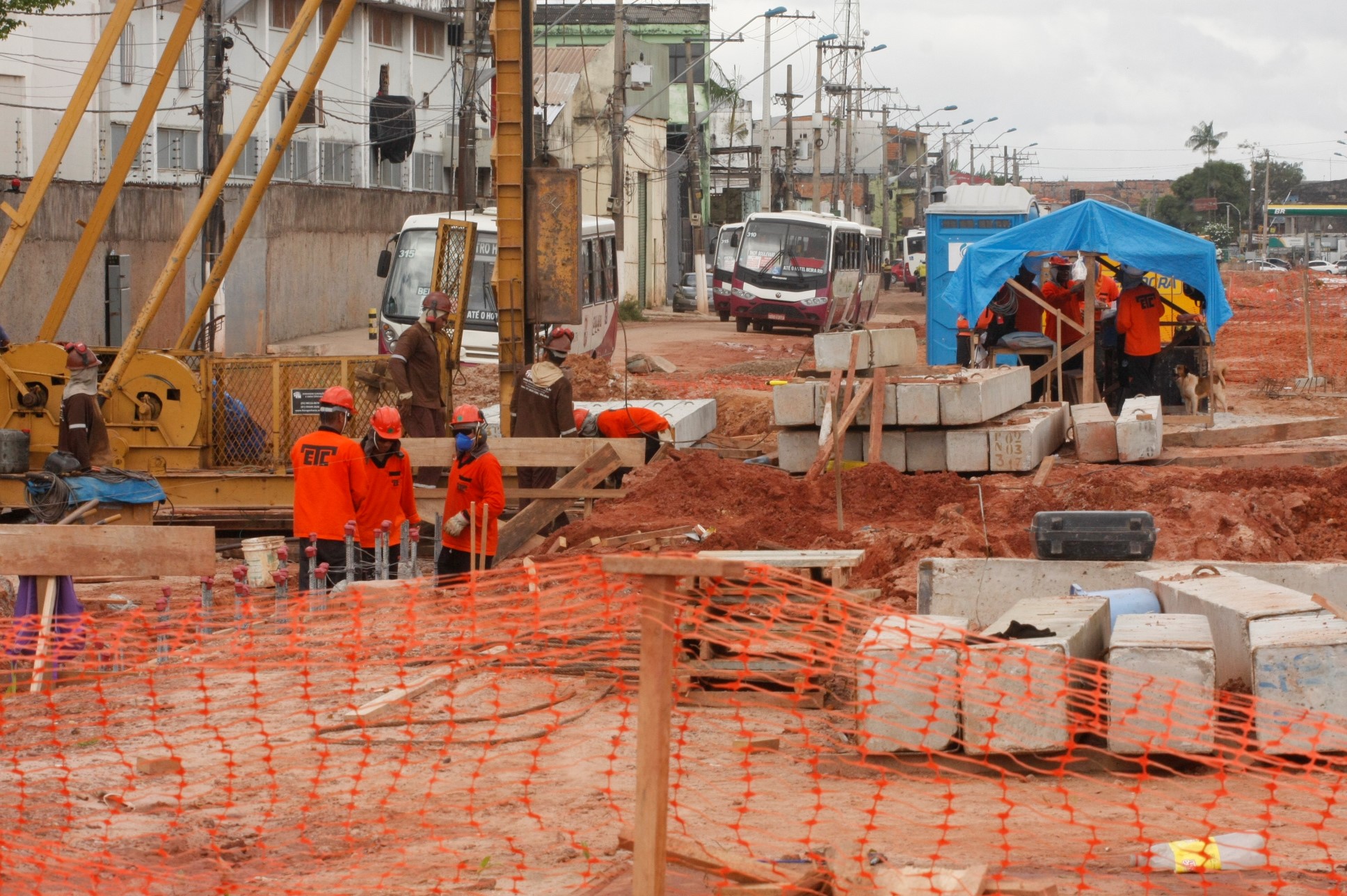 Prefeito de Belém e vereadores fiscalizam obras nos bairros do Guamá e São Brás