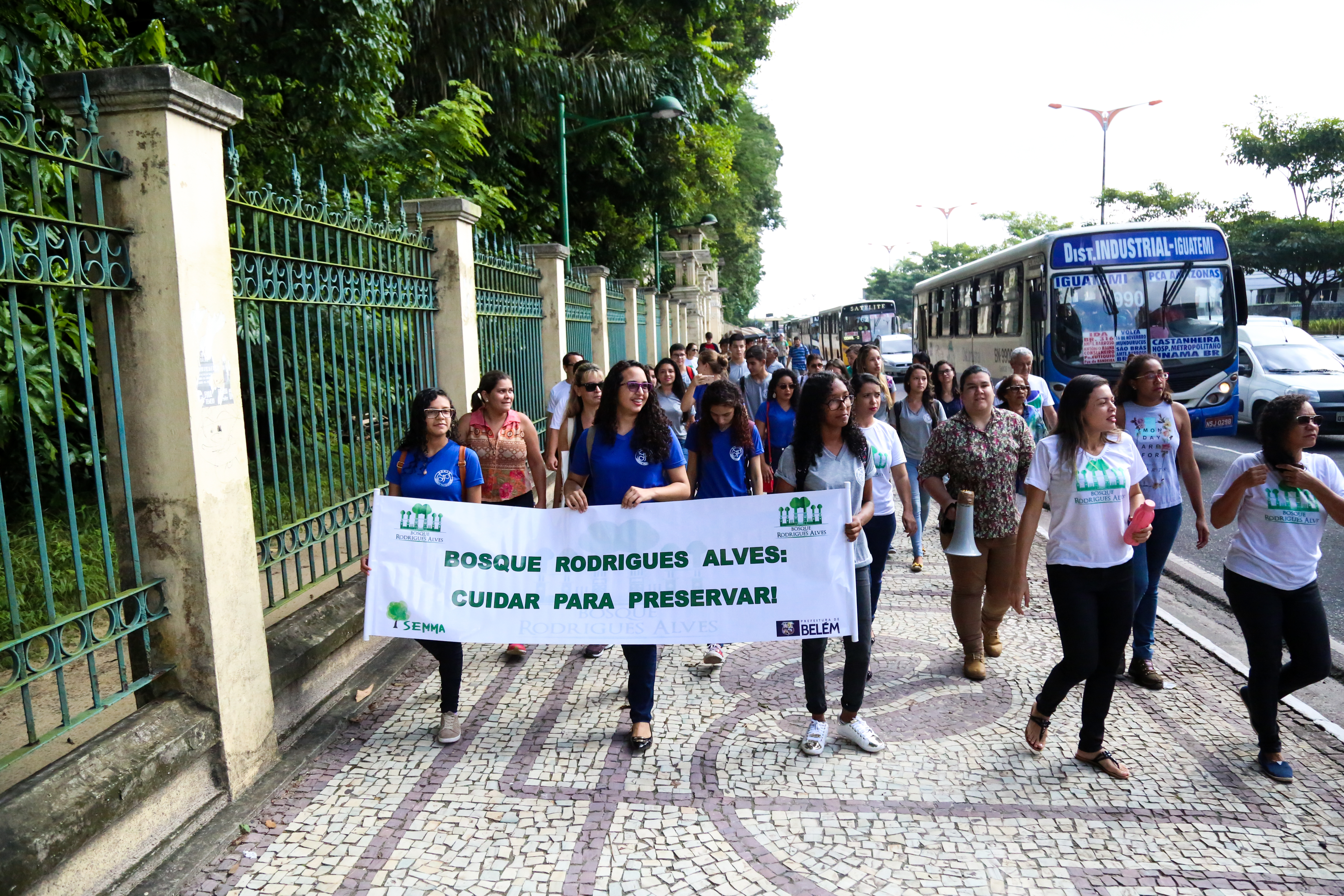 Campanha da Prefeitura alerta sobre o perigo de alimentar animais do Bosque