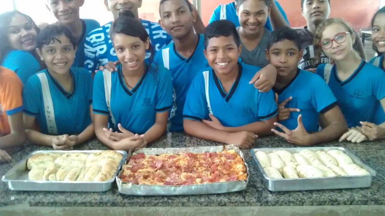 Estudantes do Barreiro participam de oficina  de pão e pizza