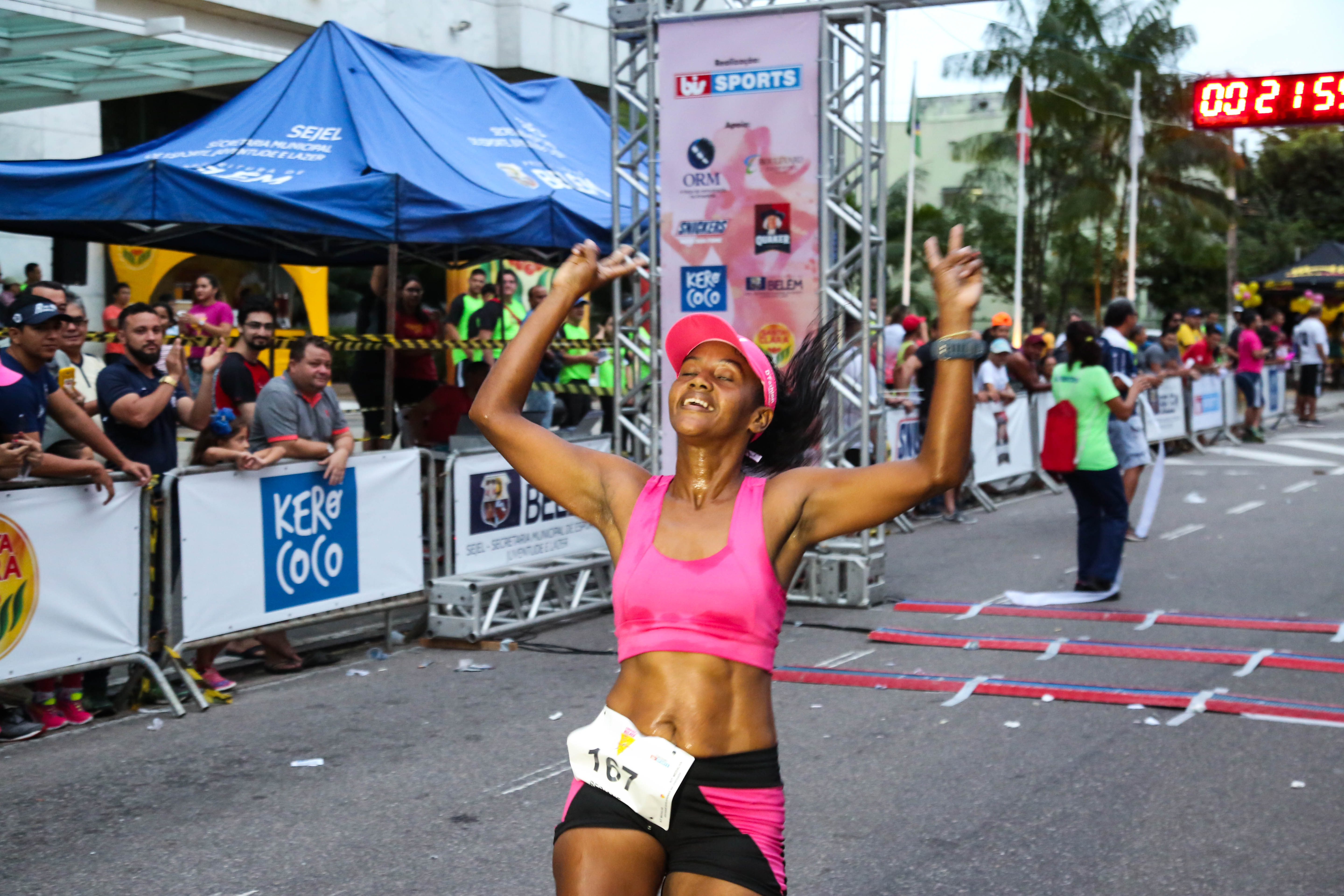 Corrida da Mulher reúne quase 2 mil atletas em Belém