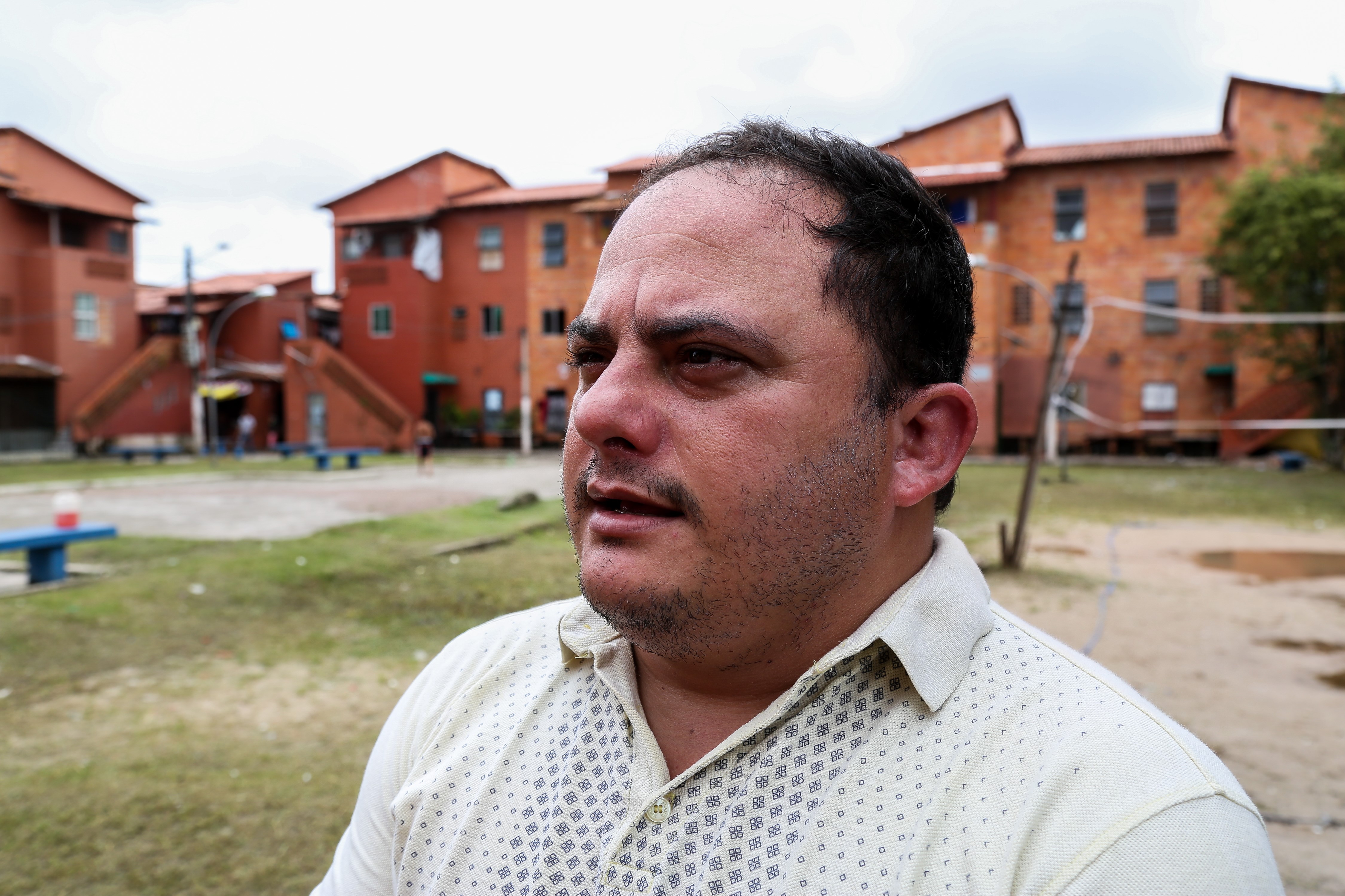 Mutirão de limpeza beneficia moradores da Vila da Barca