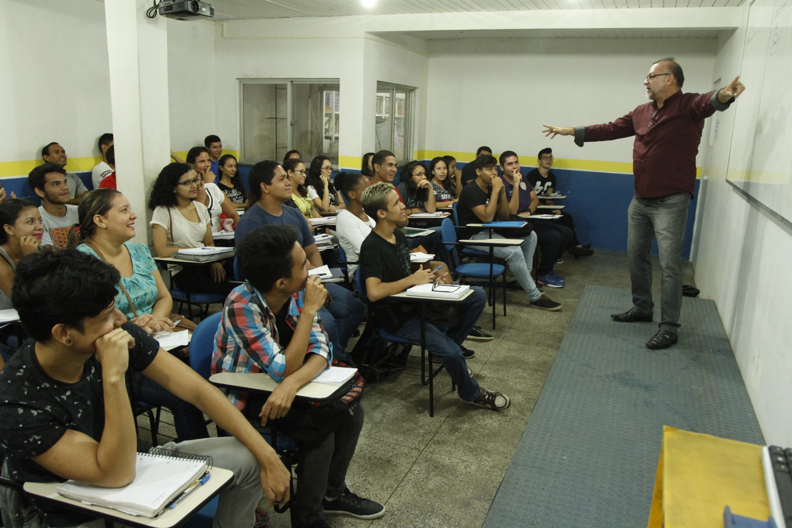 Aula inaugural dá início à preparação de alunos do Cursinho Pré-Vestibular Municipal em 2017