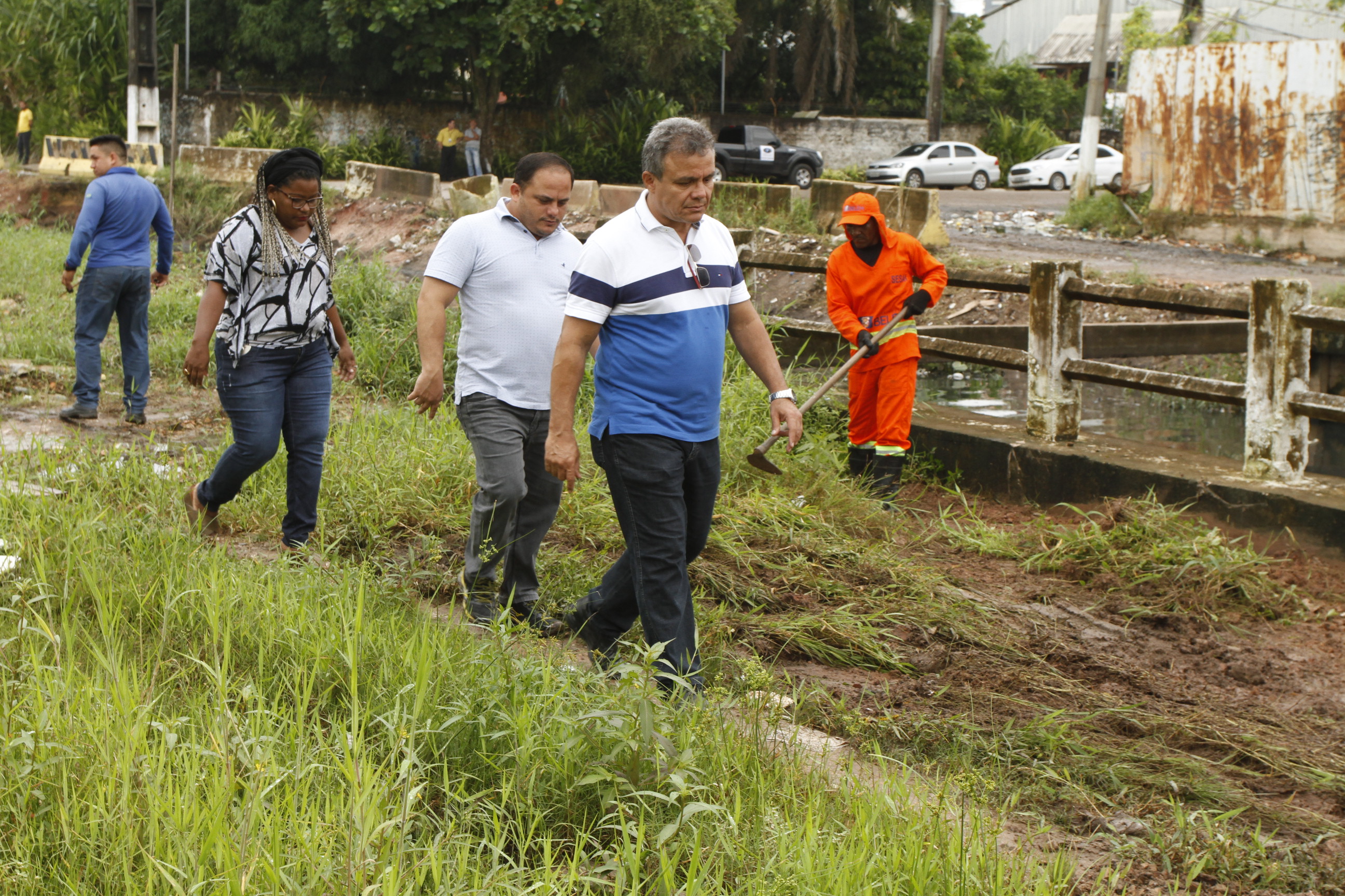 Prefeitura intensifica ações de limpeza e dragagem de canais