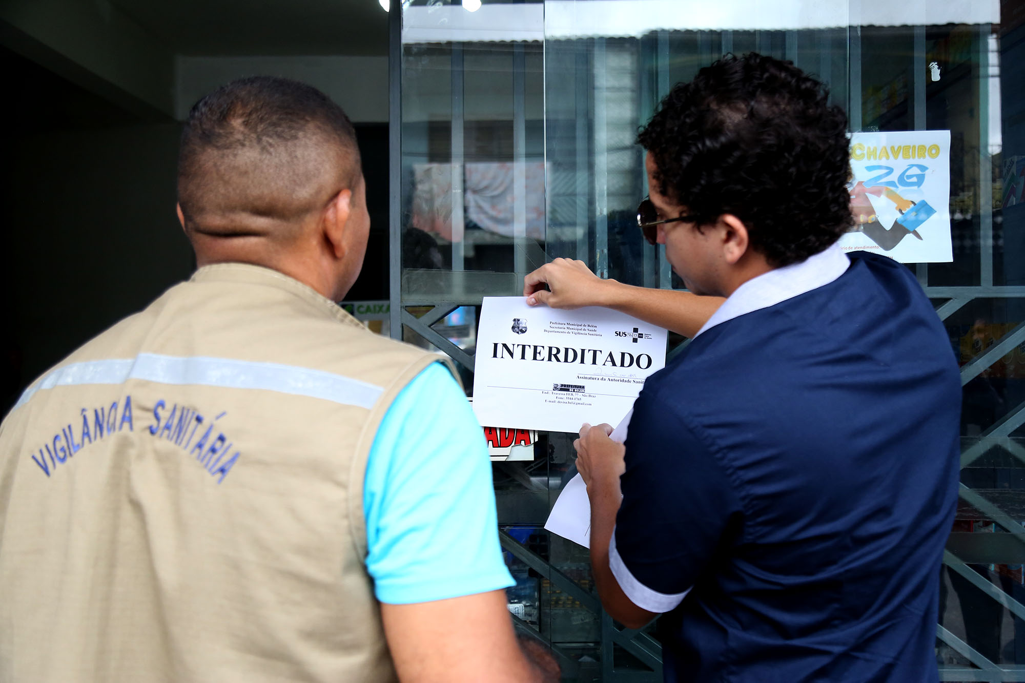 Vigilância sanitária apreende 350kg de medicamentos em farmácias irregulares