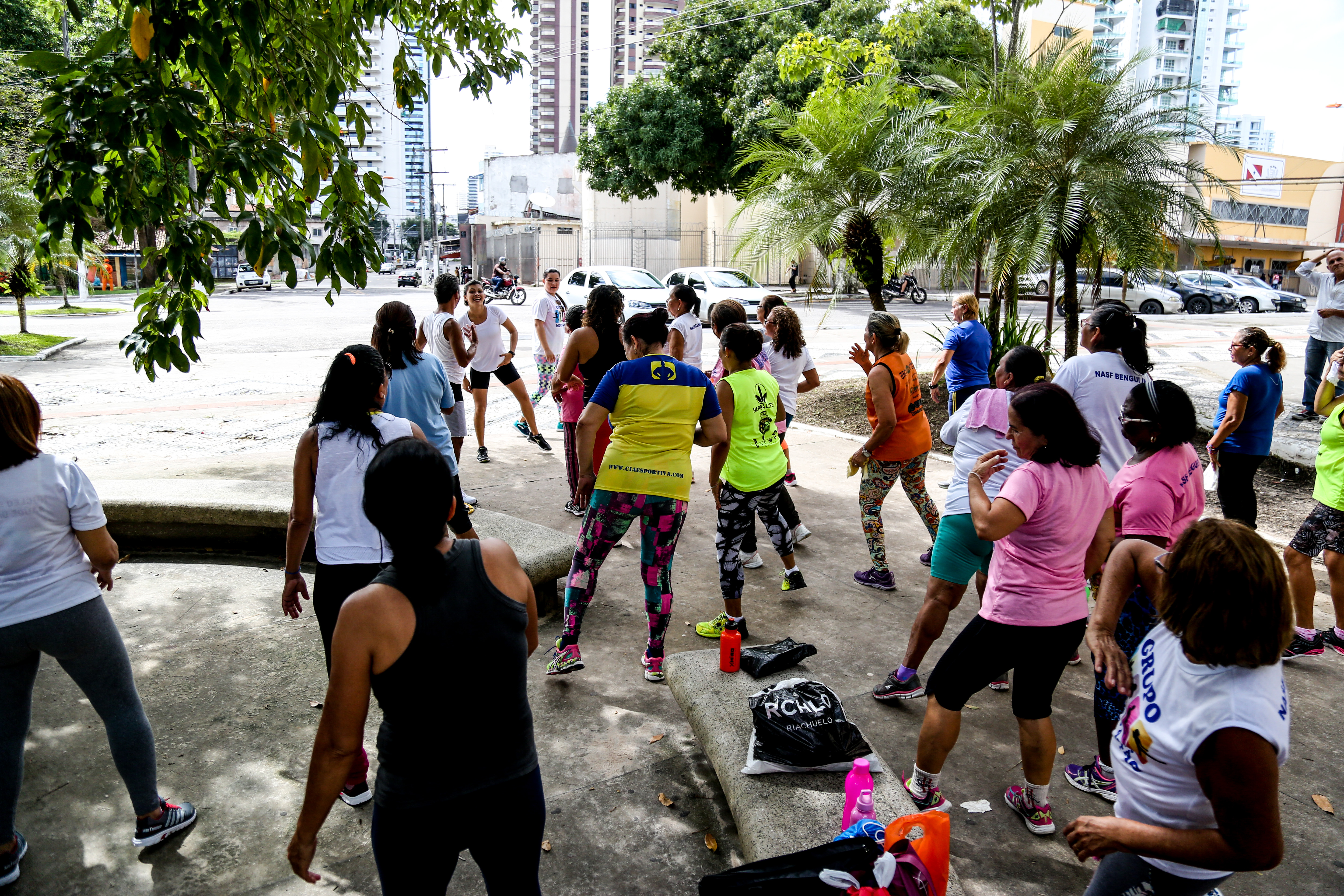Dia da Atividade Física tem aula ao ar livre em Belém