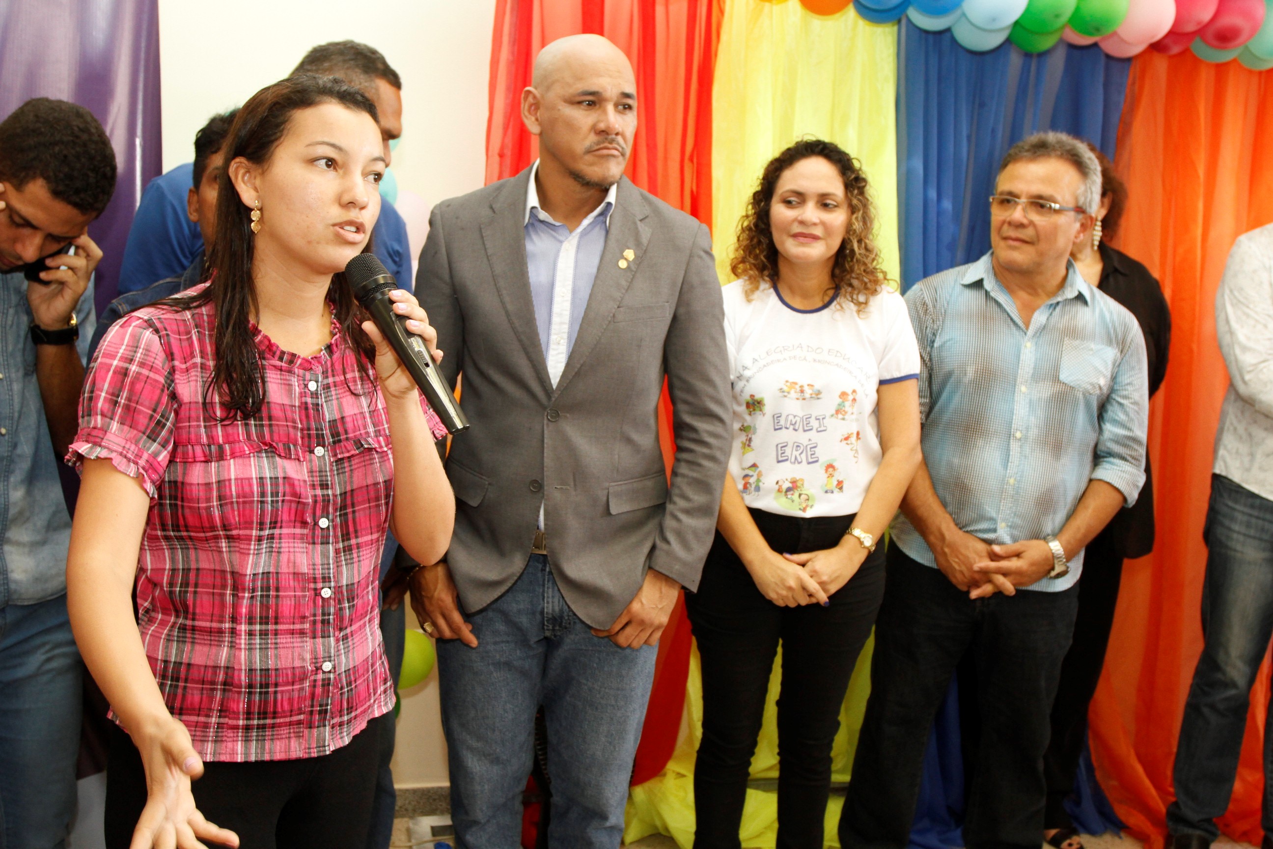 Prefeitura entrega escola de tempo integral no Barreiro