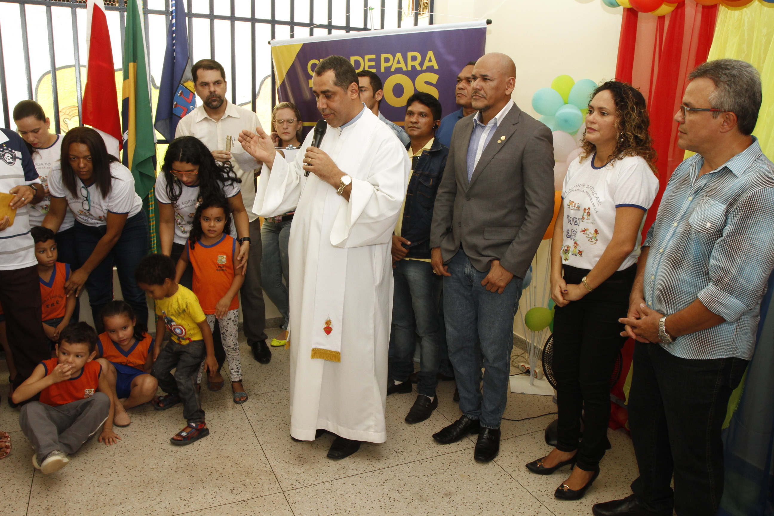 Prefeitura entrega escola de tempo integral no Barreiro