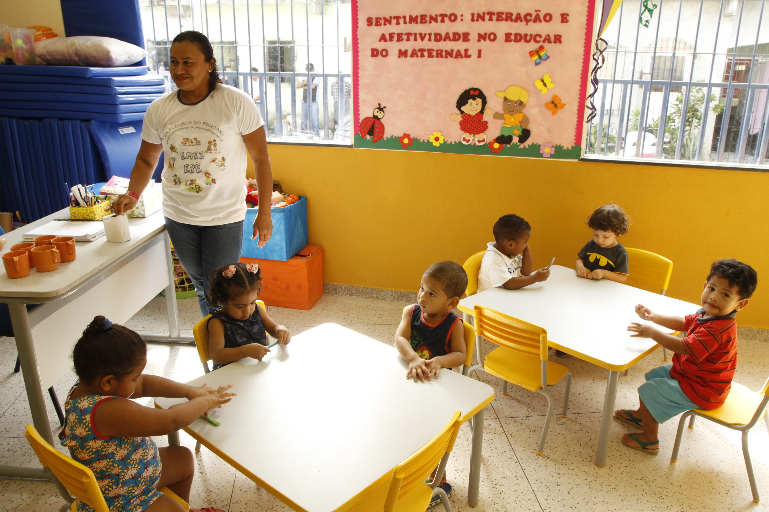 Prefeitura entrega escola de tempo integral no Barreiro