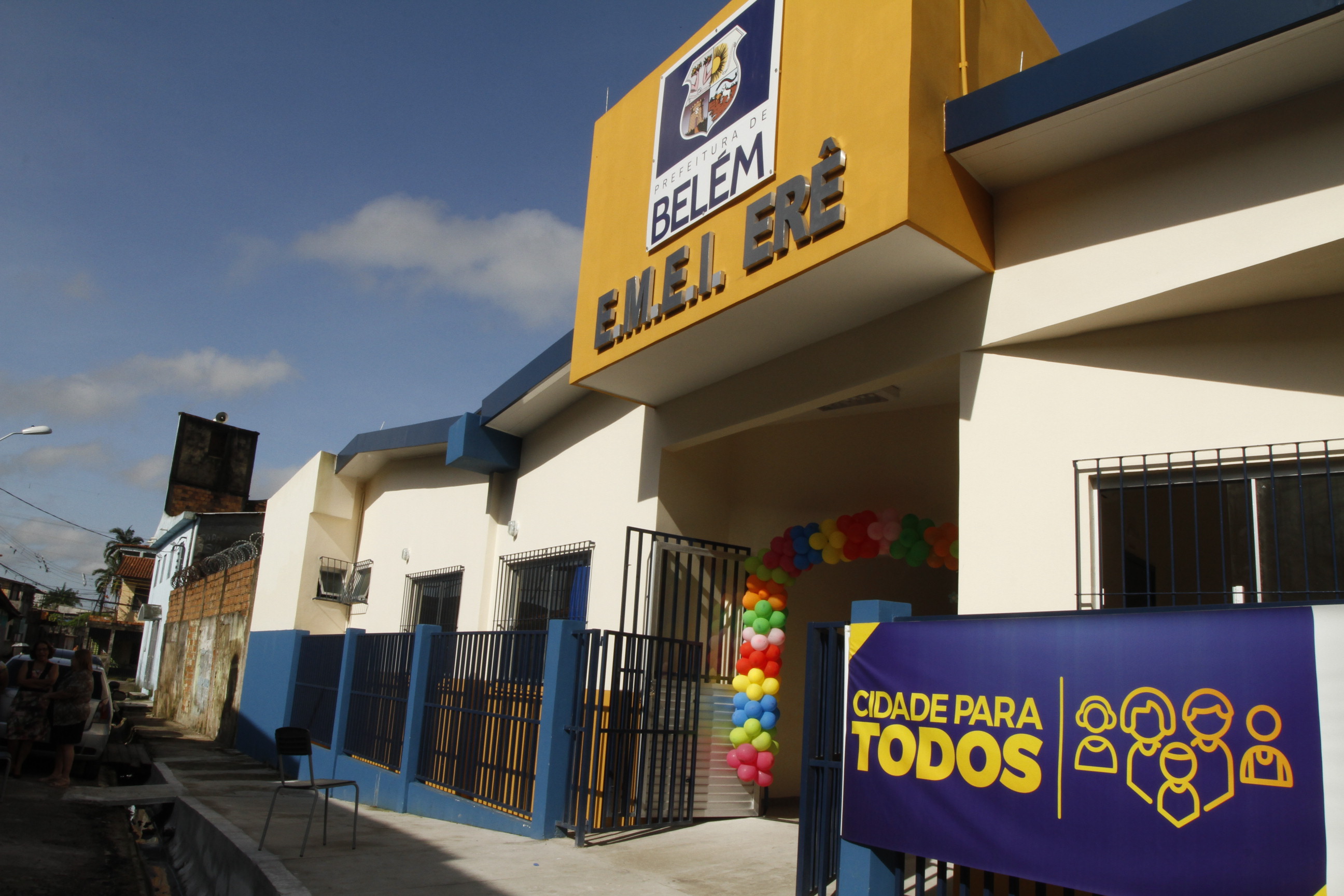 Prefeitura entrega escola de tempo integral no Barreiro