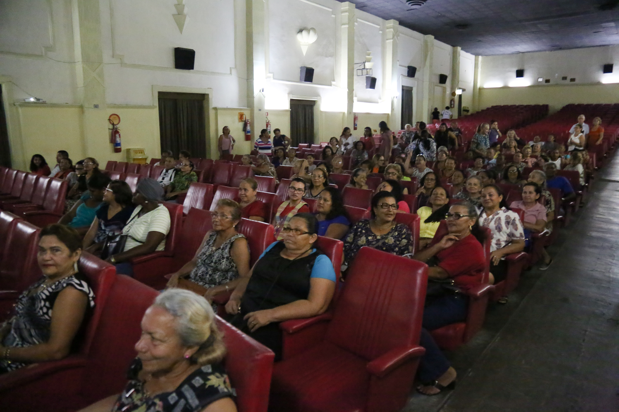 Cine Olympia exibe sessão para idosos do projeto "Vida Ativa"