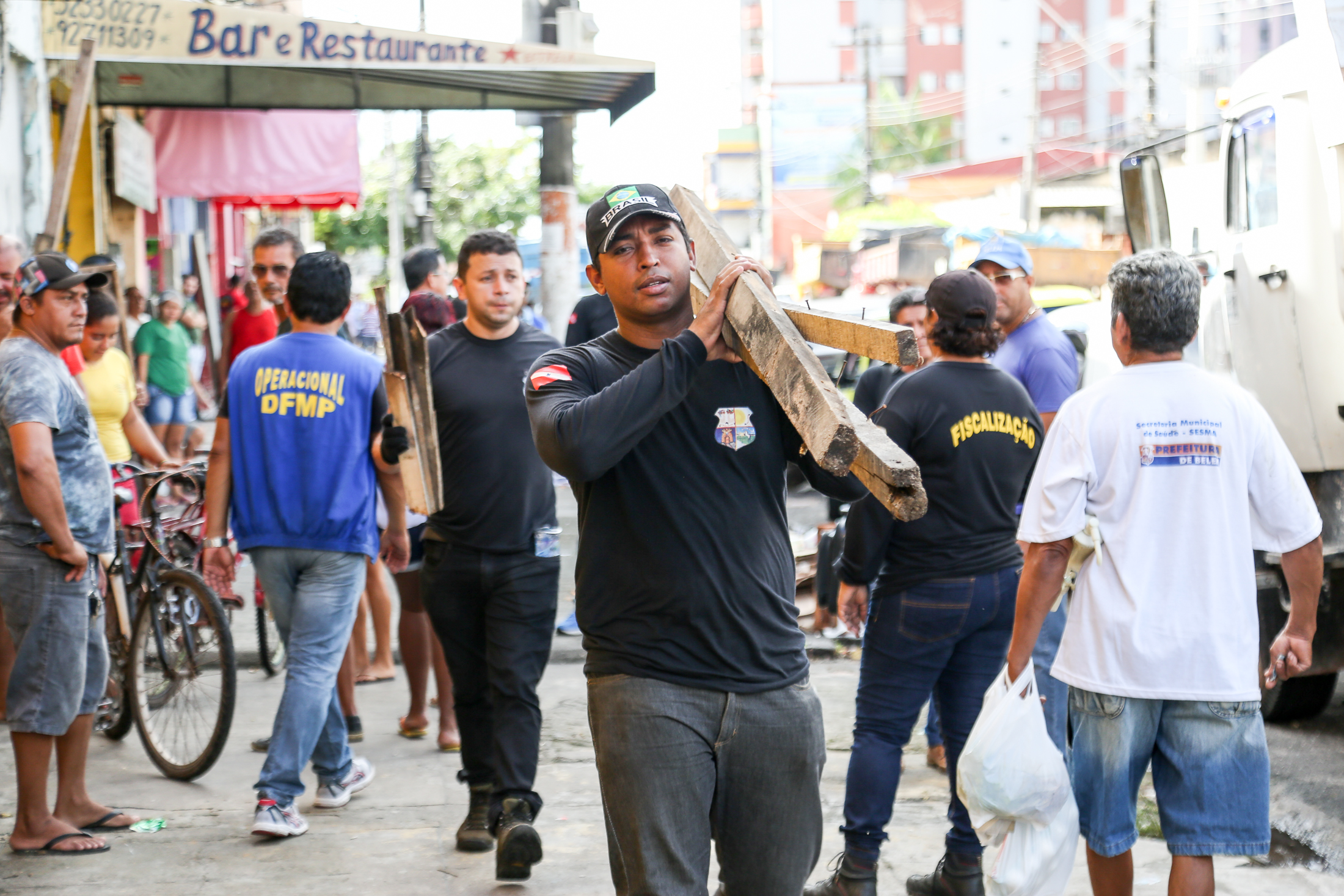 Mercado e feira da Pedreira recebem ação de ordenamento público da Prefeitura