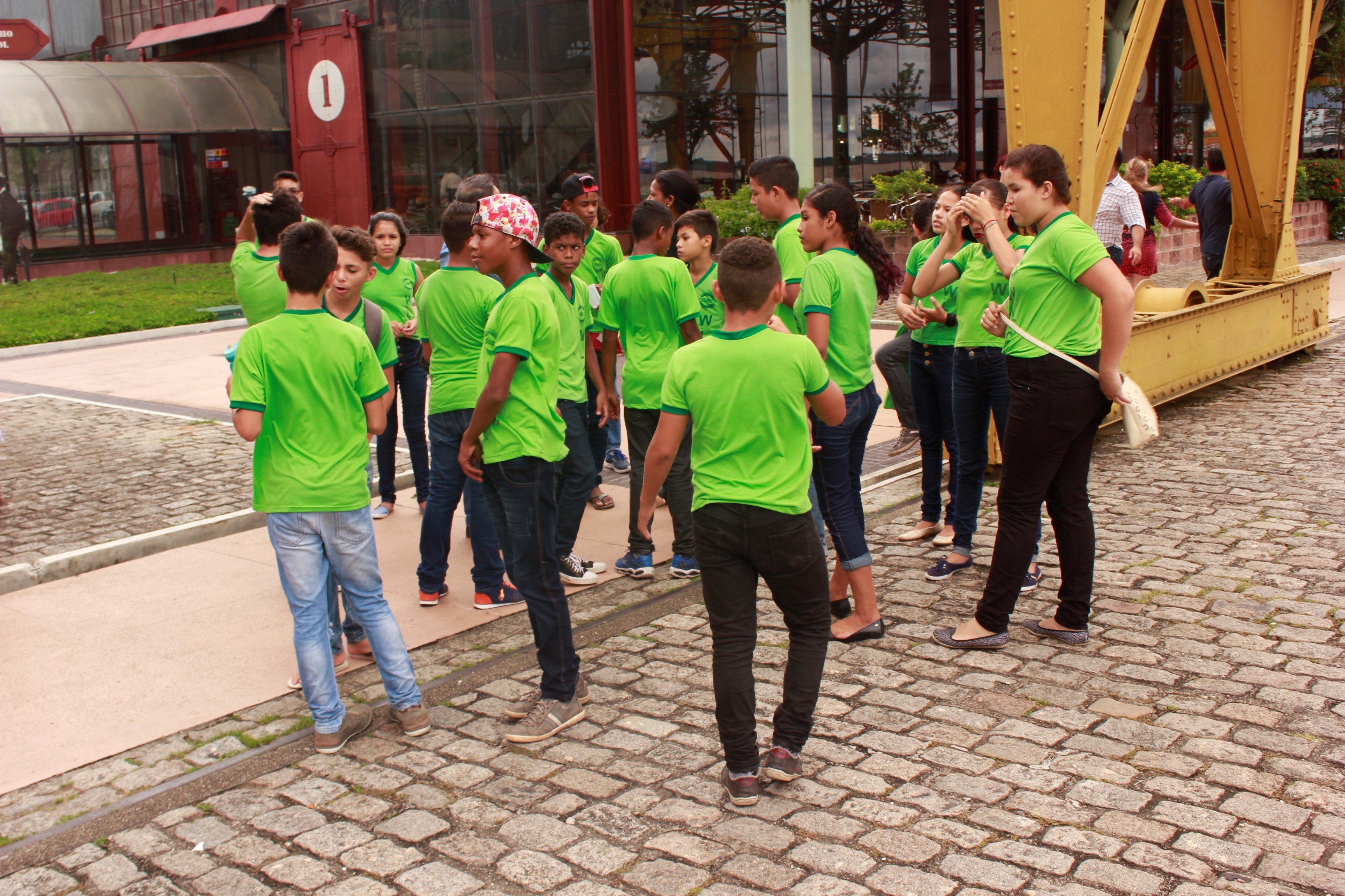 Estudantes visitam Estação das Docas e se encantam com a história e beleza do lugar