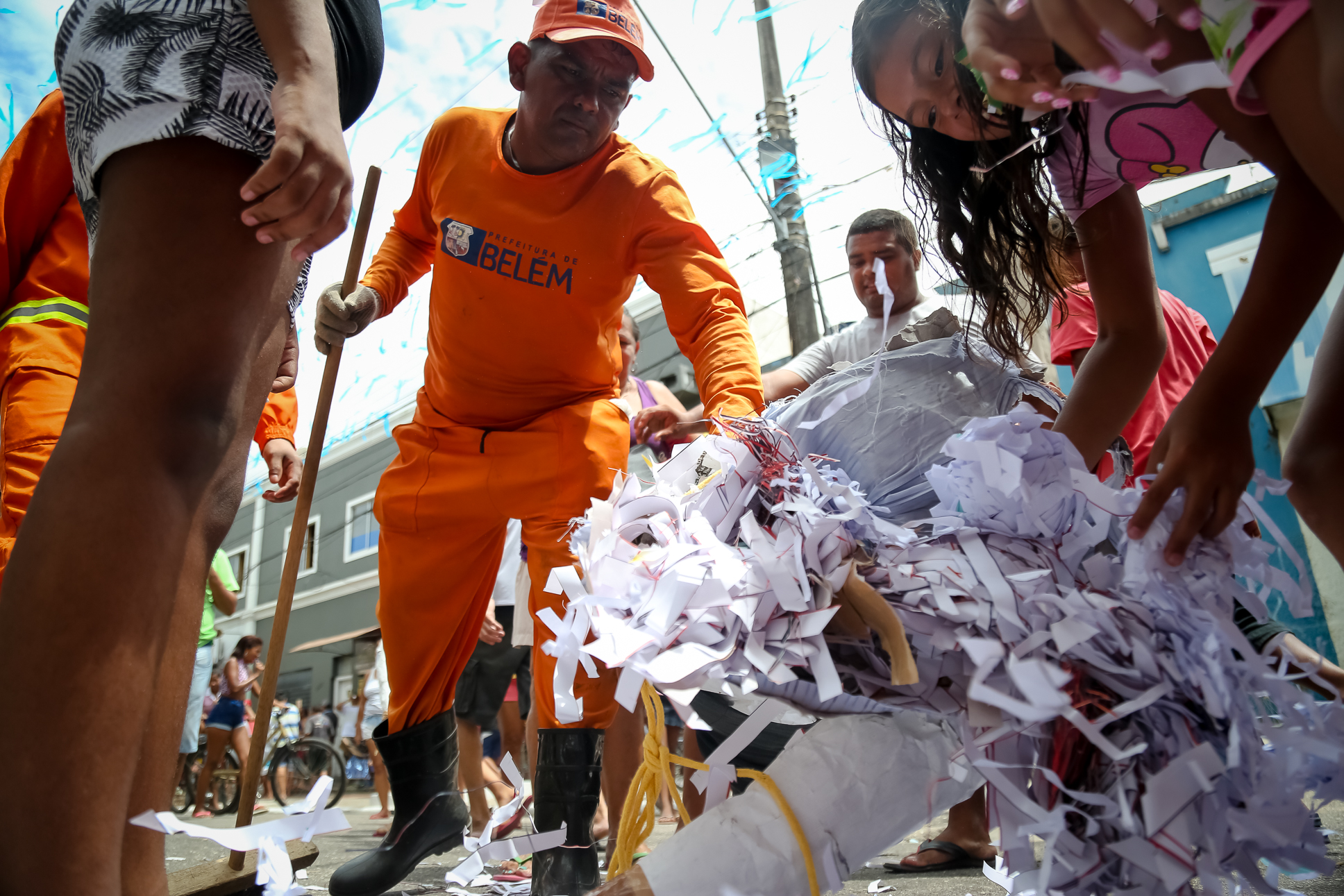Mais de mil pessoas participam da 67ª edição da Malhação de Judas no bairro da Cremação