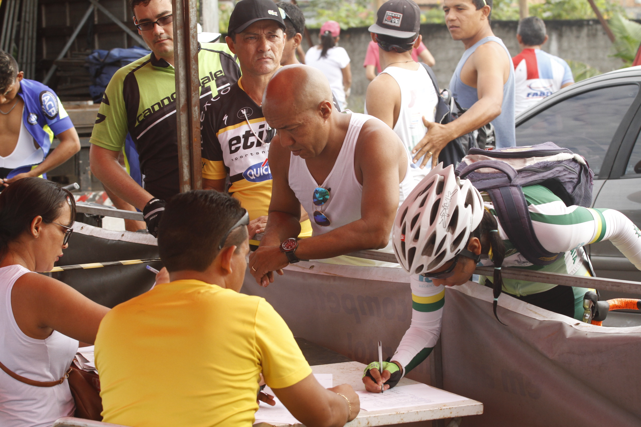 Quatrocentos atletas disputam a IX Copa Seel de Ciclismo no Portal da Amazônia
