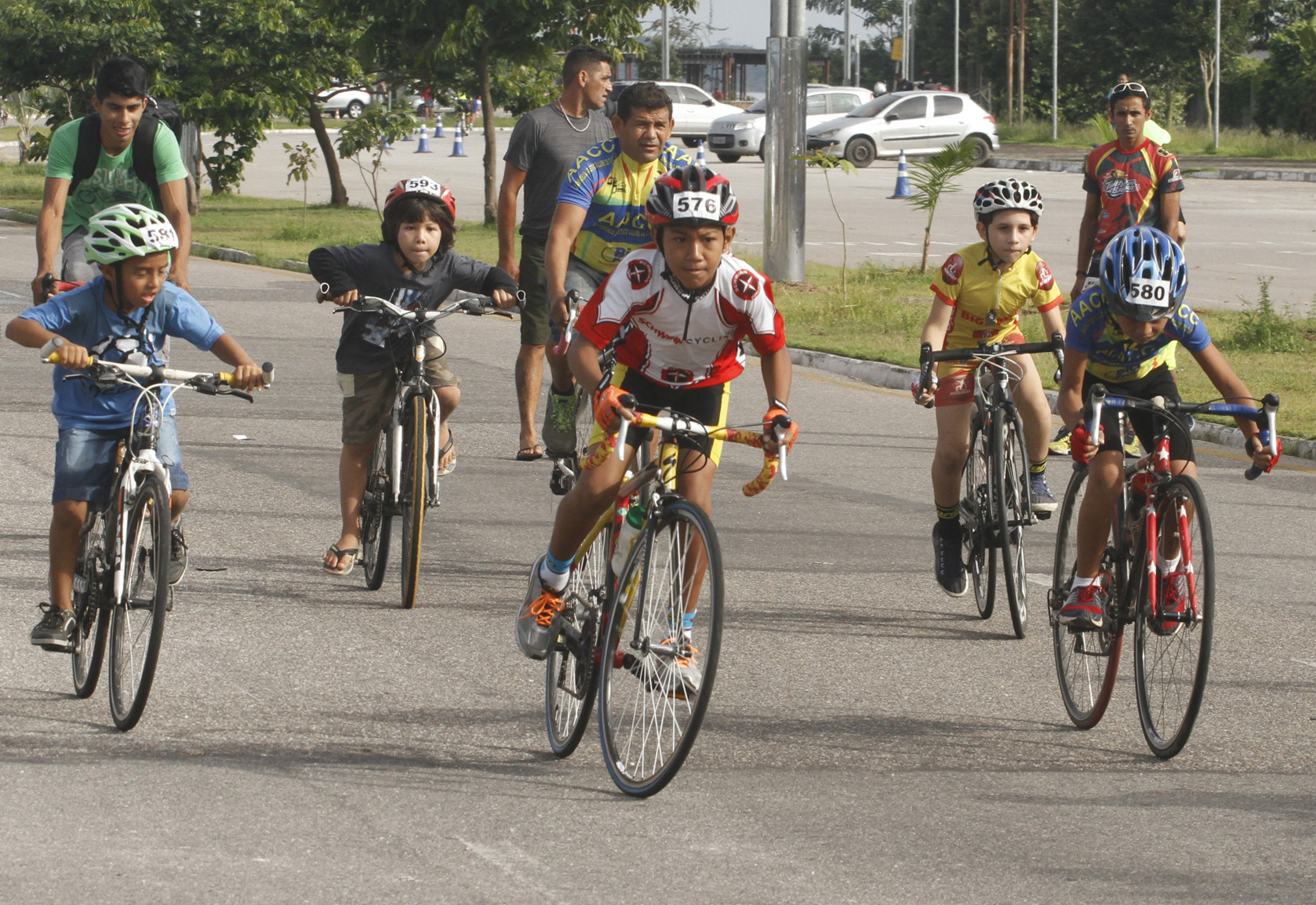 Quatrocentos atletas disputam a IX Copa Seel de Ciclismo no Portal da Amazônia