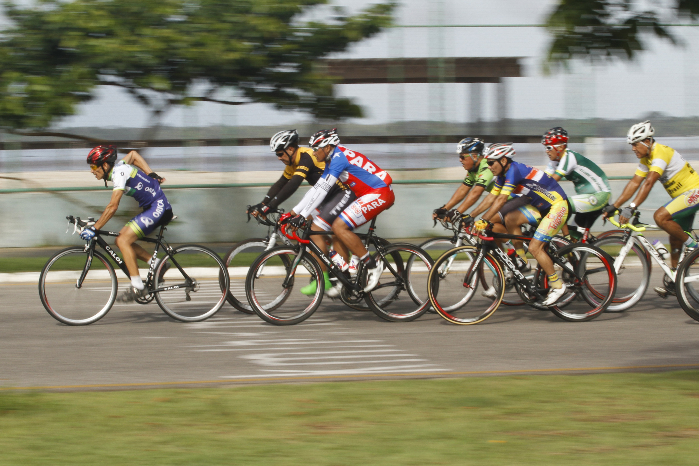 Quatrocentos atletas disputam a IX Copa Seel de Ciclismo no Portal da Amazônia