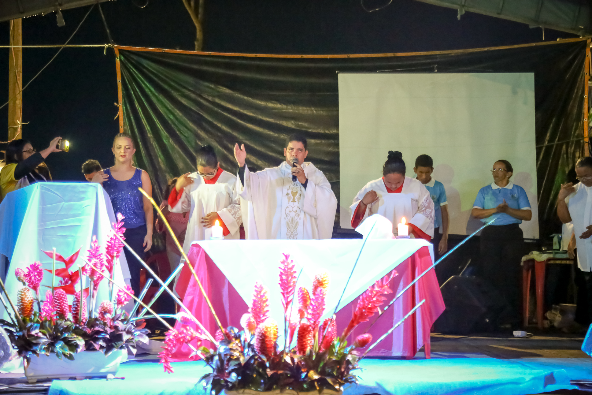 Festa de aniversário de Outeiro termina com futebol, missa, parabéns, bolo e shows