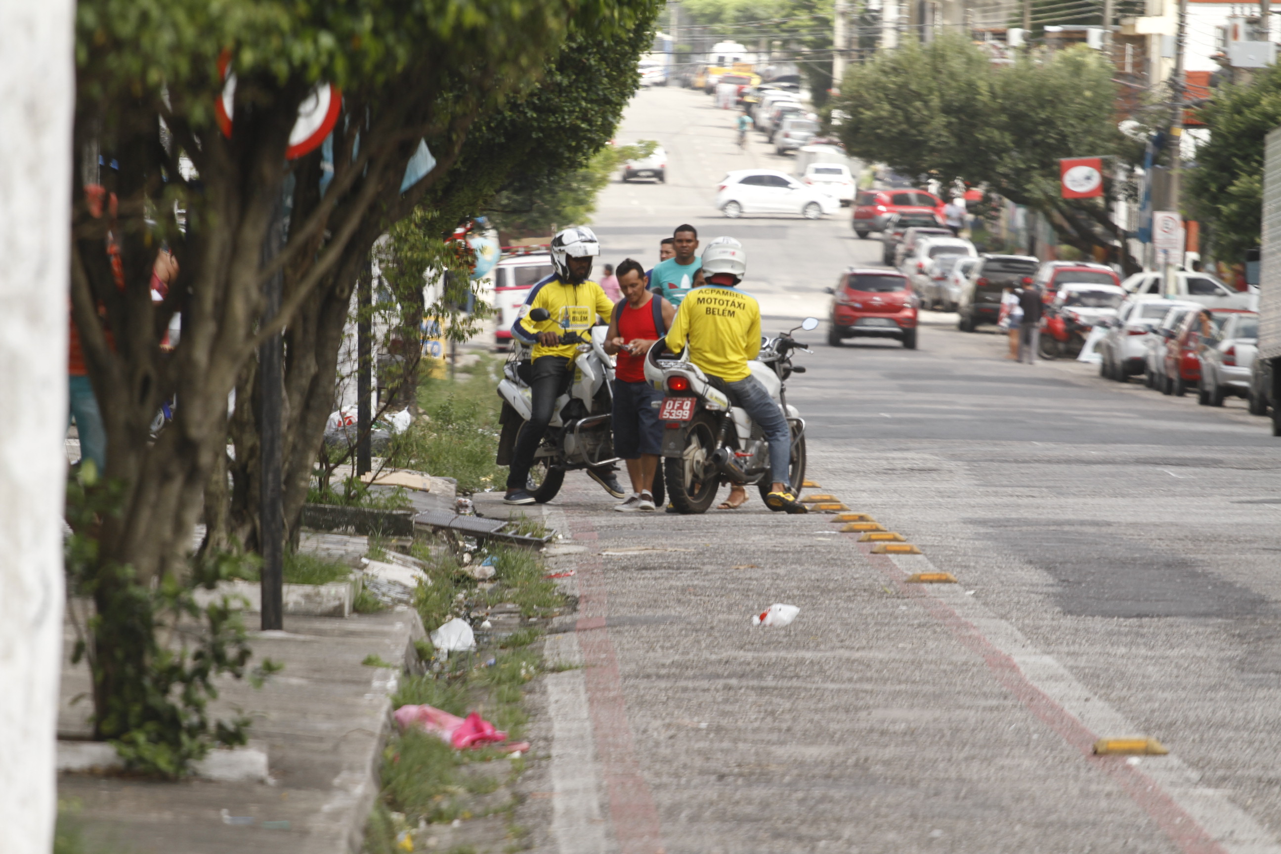 Agentes de trânsito ciclistas realizam operações especiais nas ciclovias de Belém