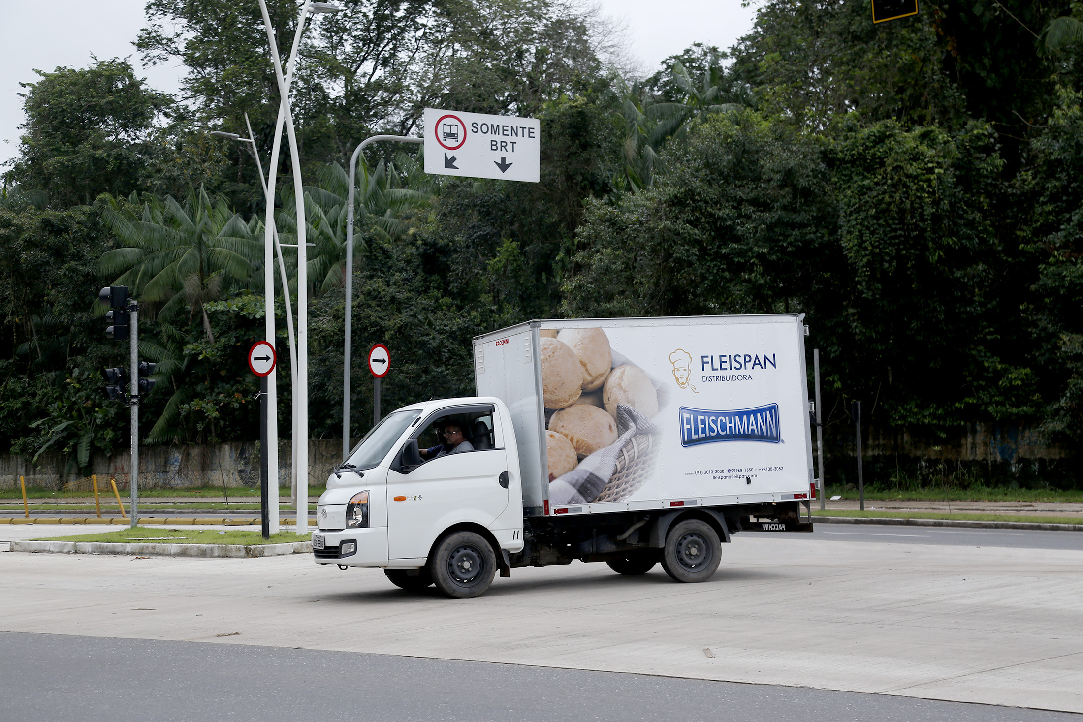 Fiscalização da prefeitura flagra imprudência na pista do BRT 