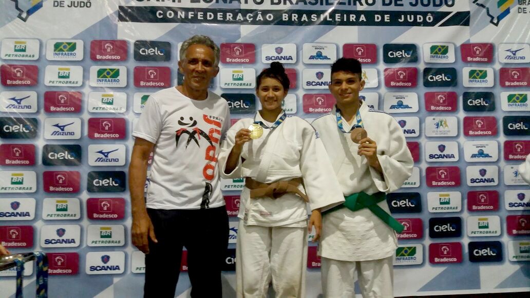 Alunos da Escola de Esporte conquistam medalhas no Campeonato Brasileiro Regional de Judô