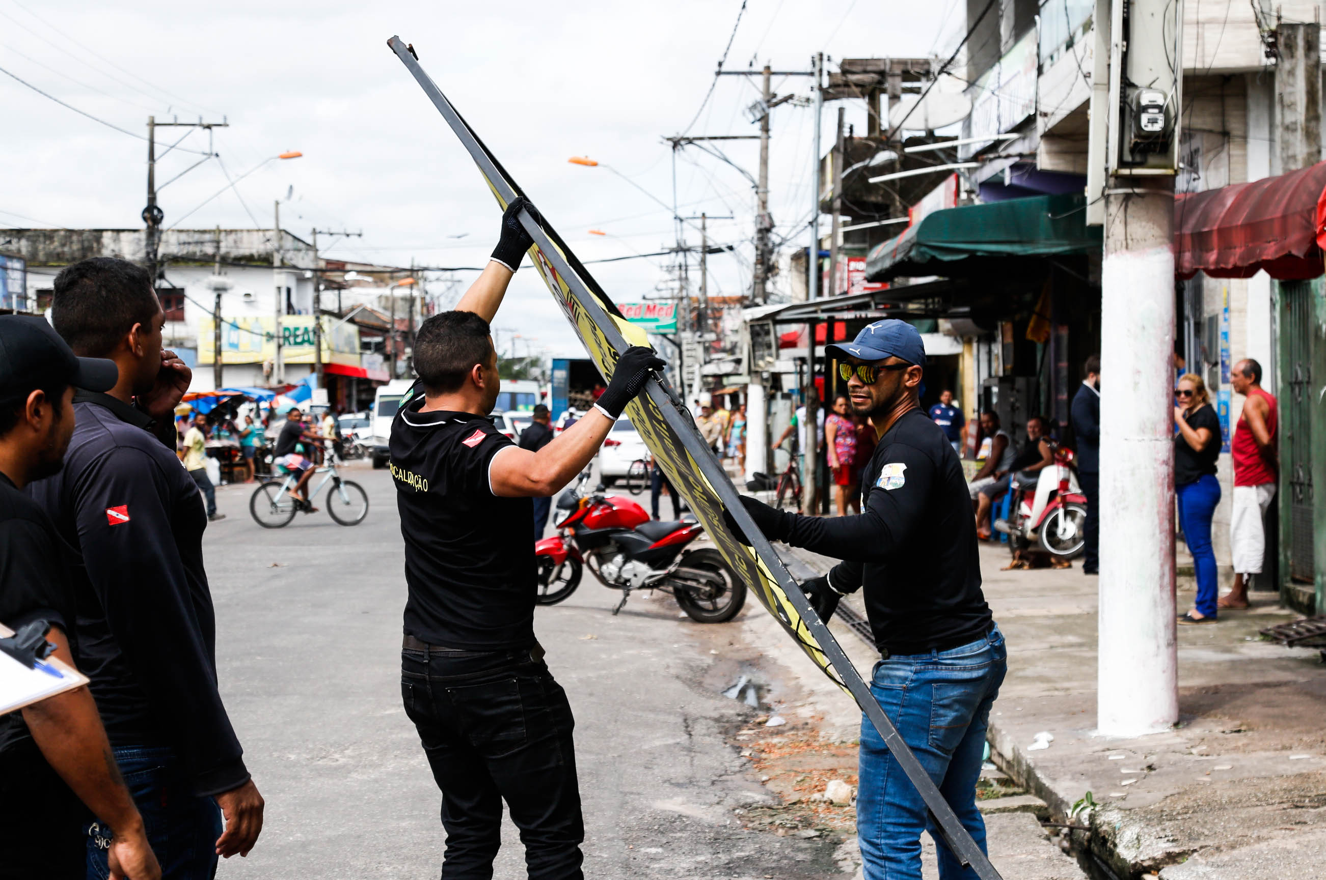 Ordem Pública remaneja e orienta comerciantes no bairro do Jurunas