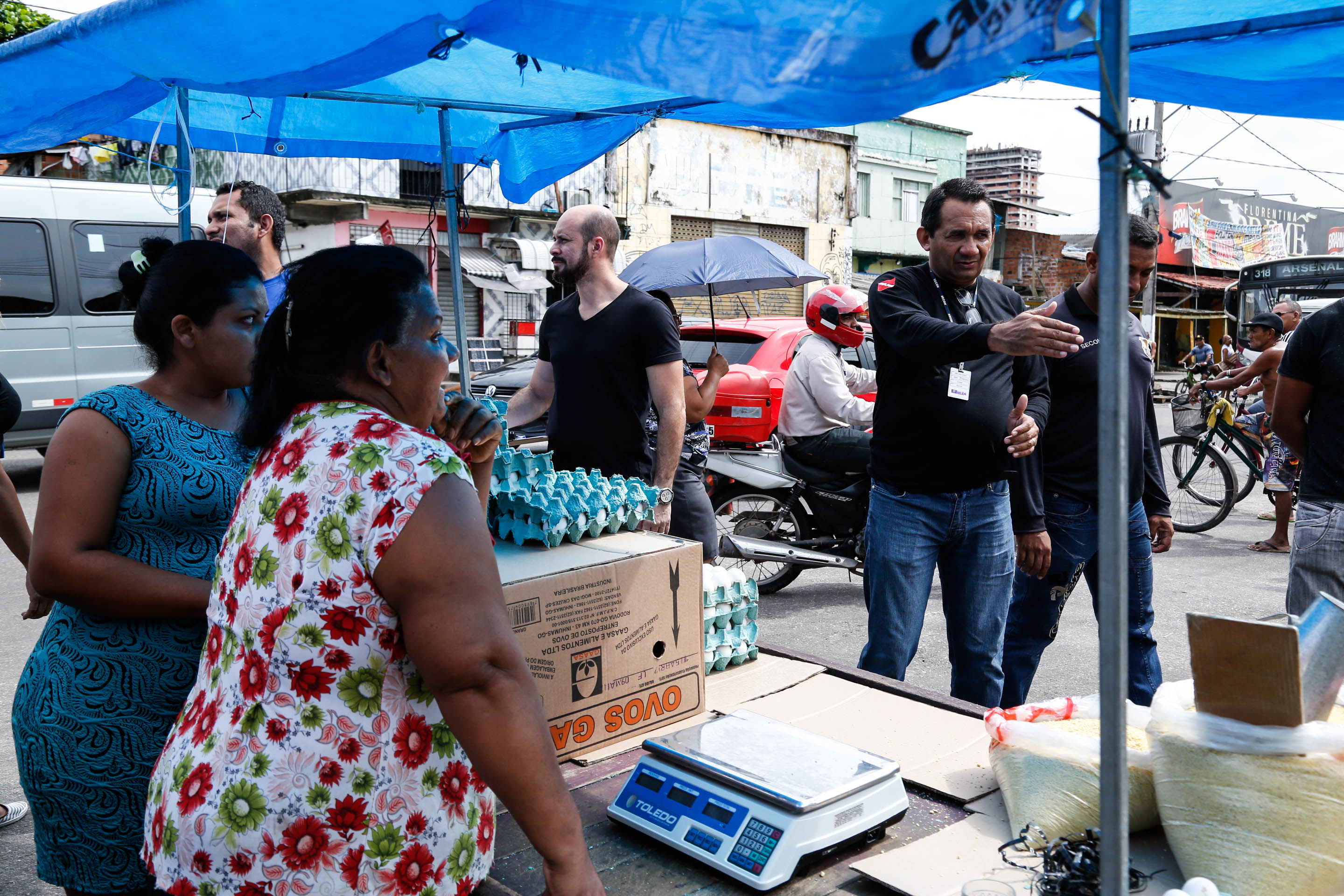 Ordem Pública remaneja e orienta comerciantes no bairro do Jurunas