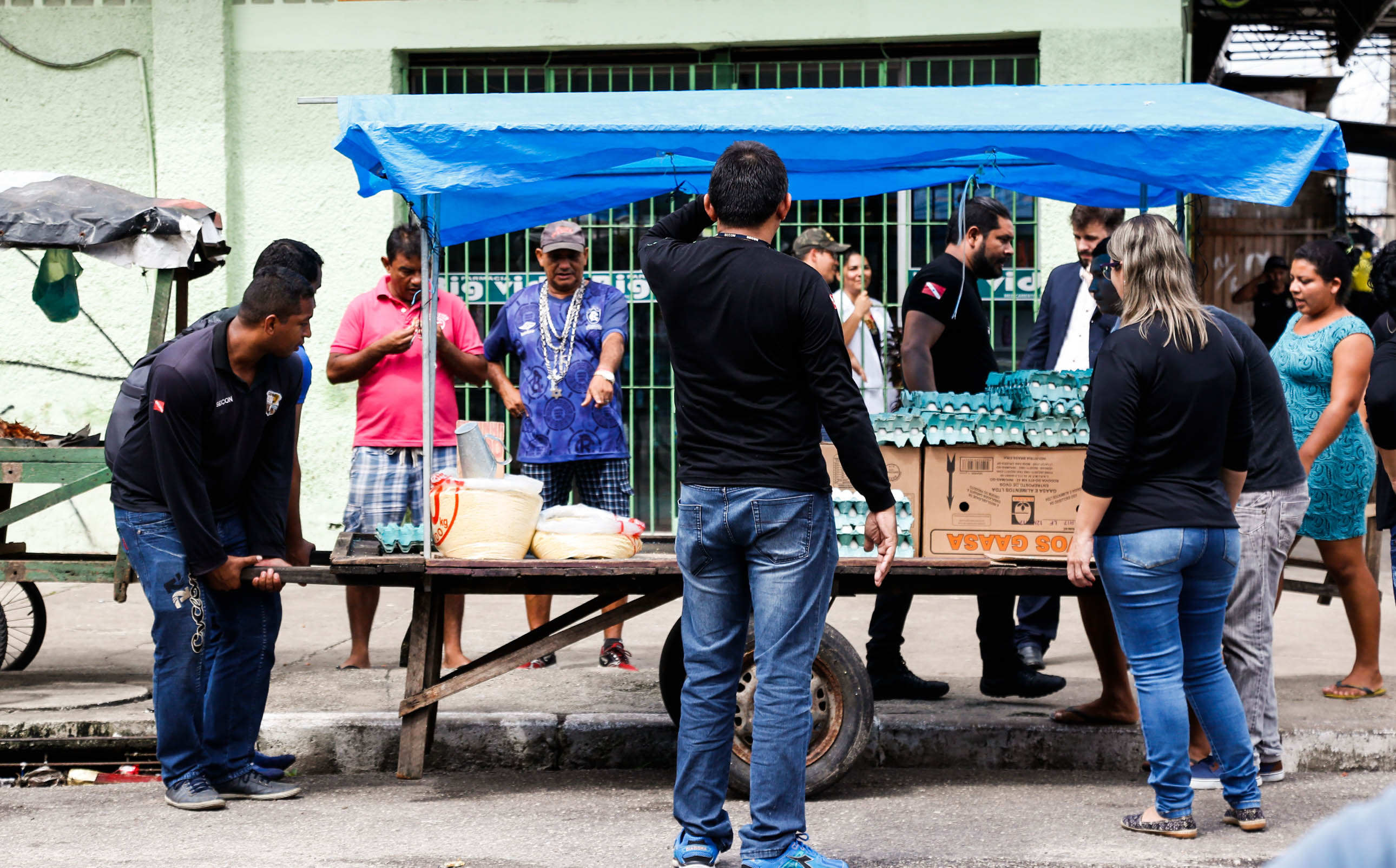 Ordem Pública remaneja e orienta comerciantes no bairro do Jurunas
