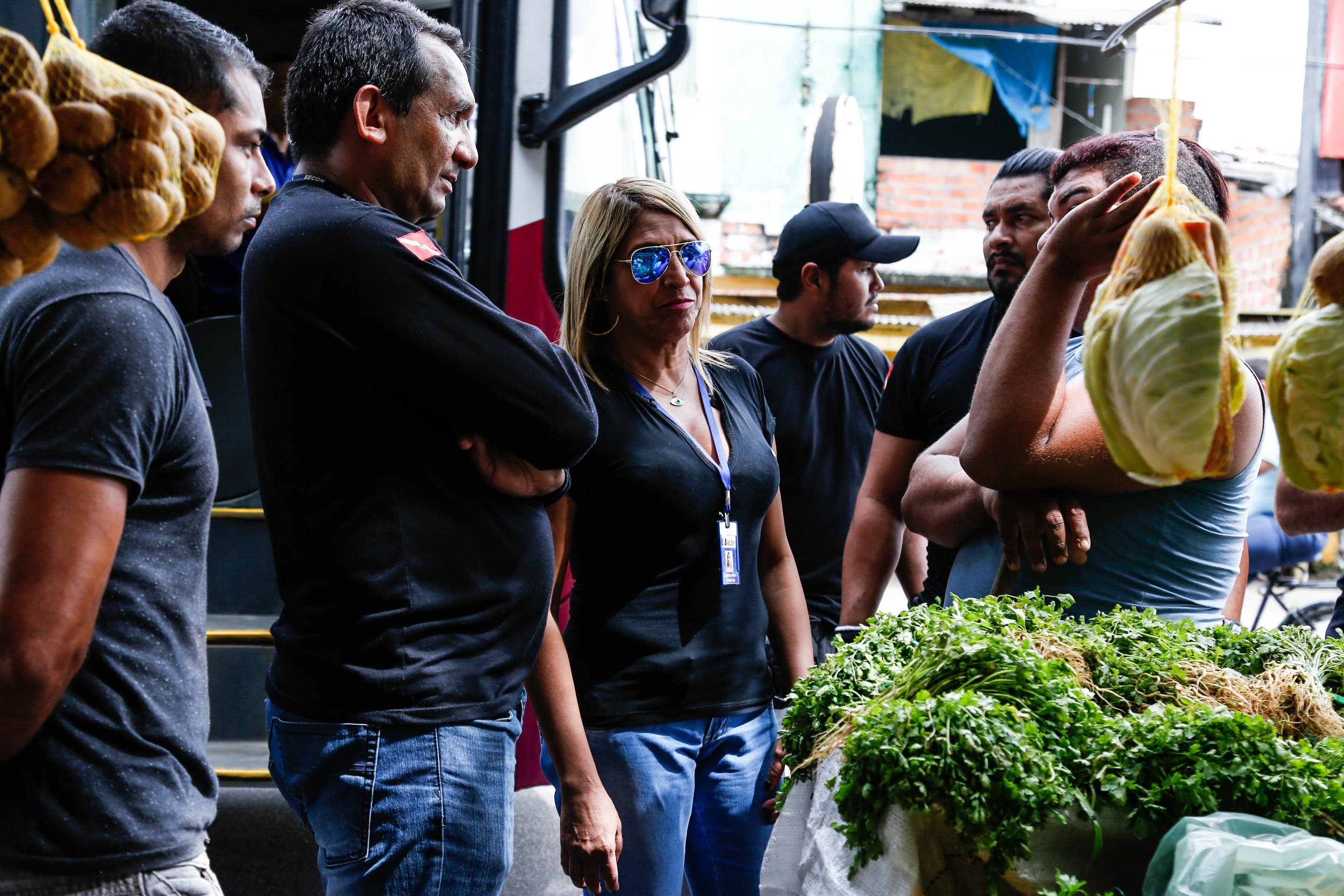 Ordem Pública remaneja e orienta comerciantes no bairro do Jurunas