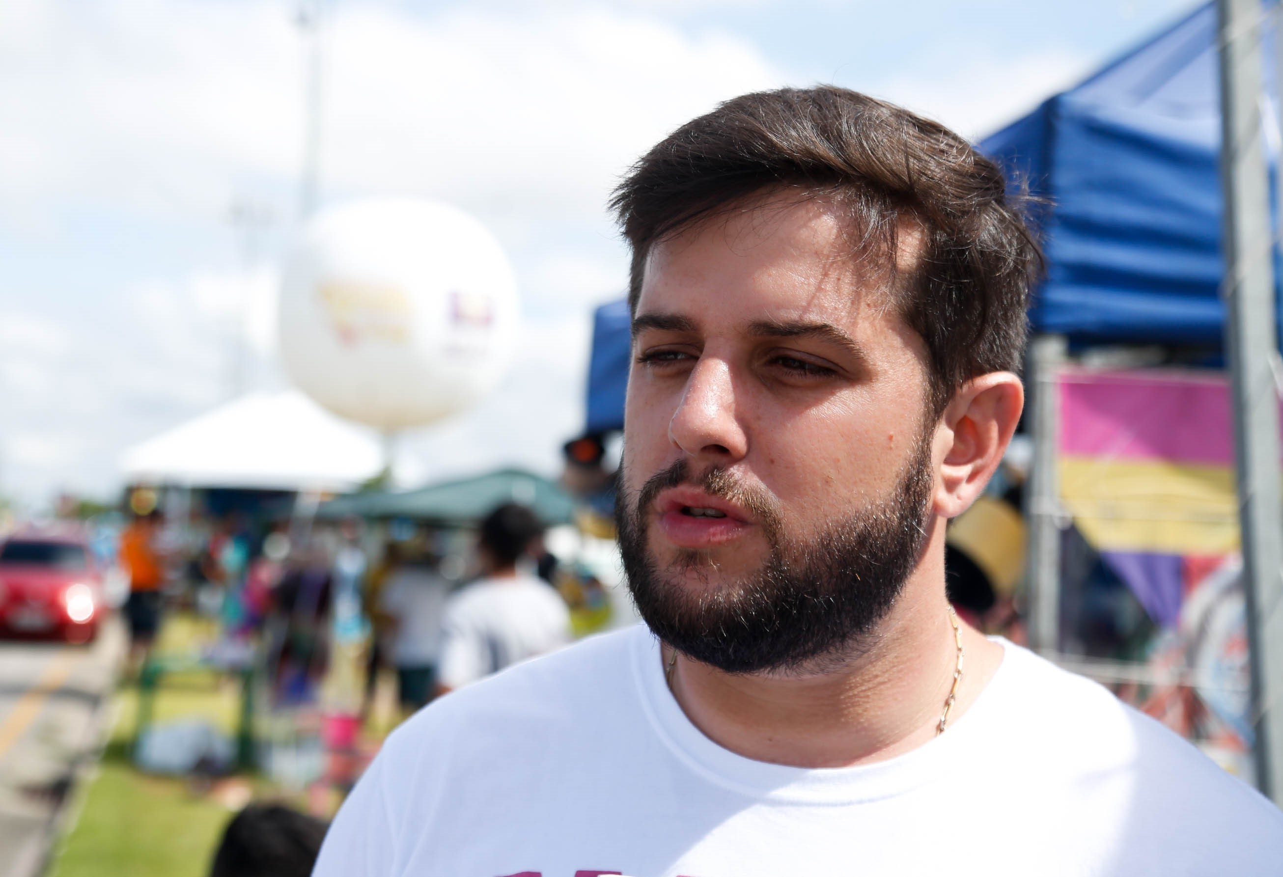 Mais de seis mil pessoas participam da corrida e caminhada do Sesi