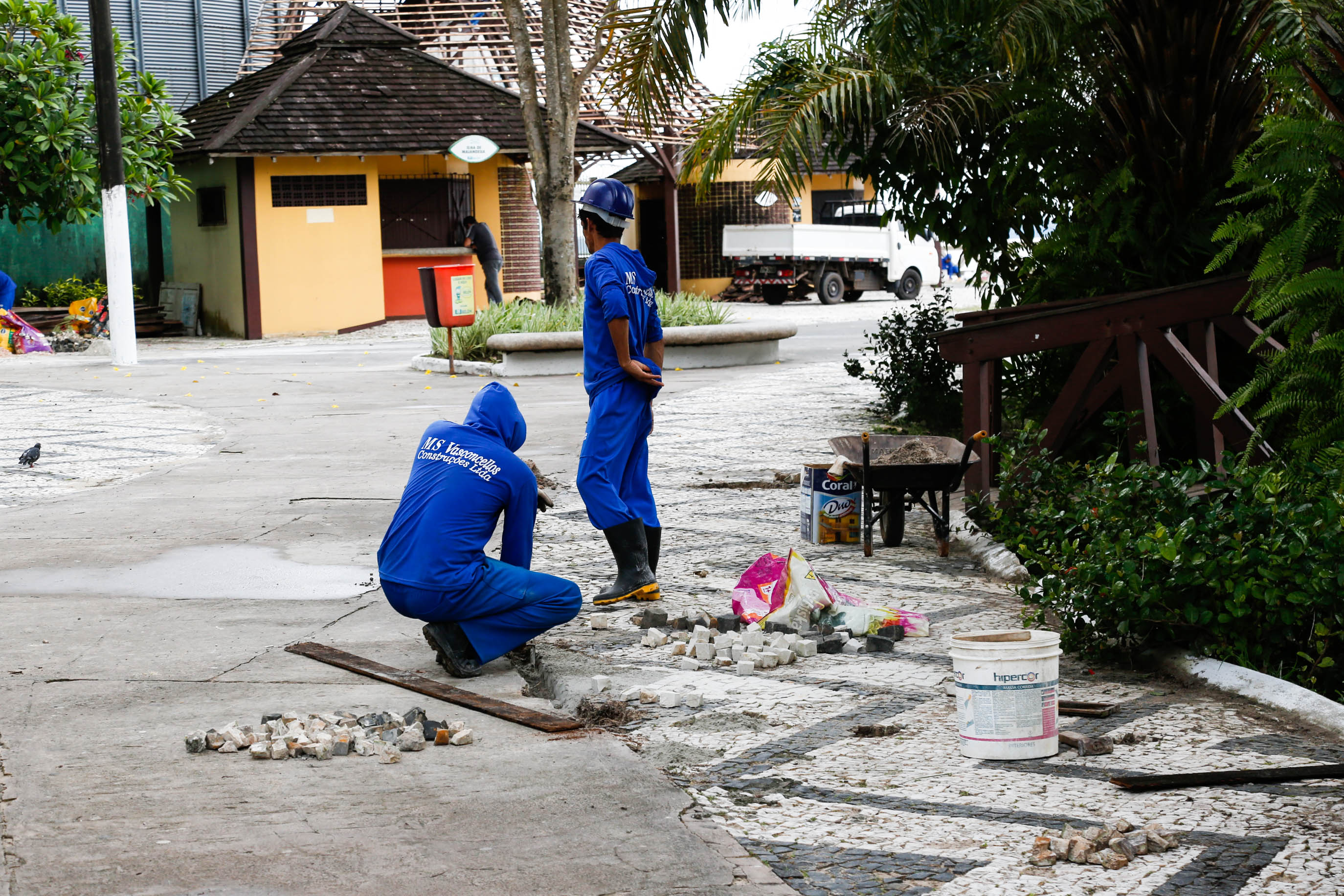 Praça da República e Ver-o-Rio seguem com obras de revitalização