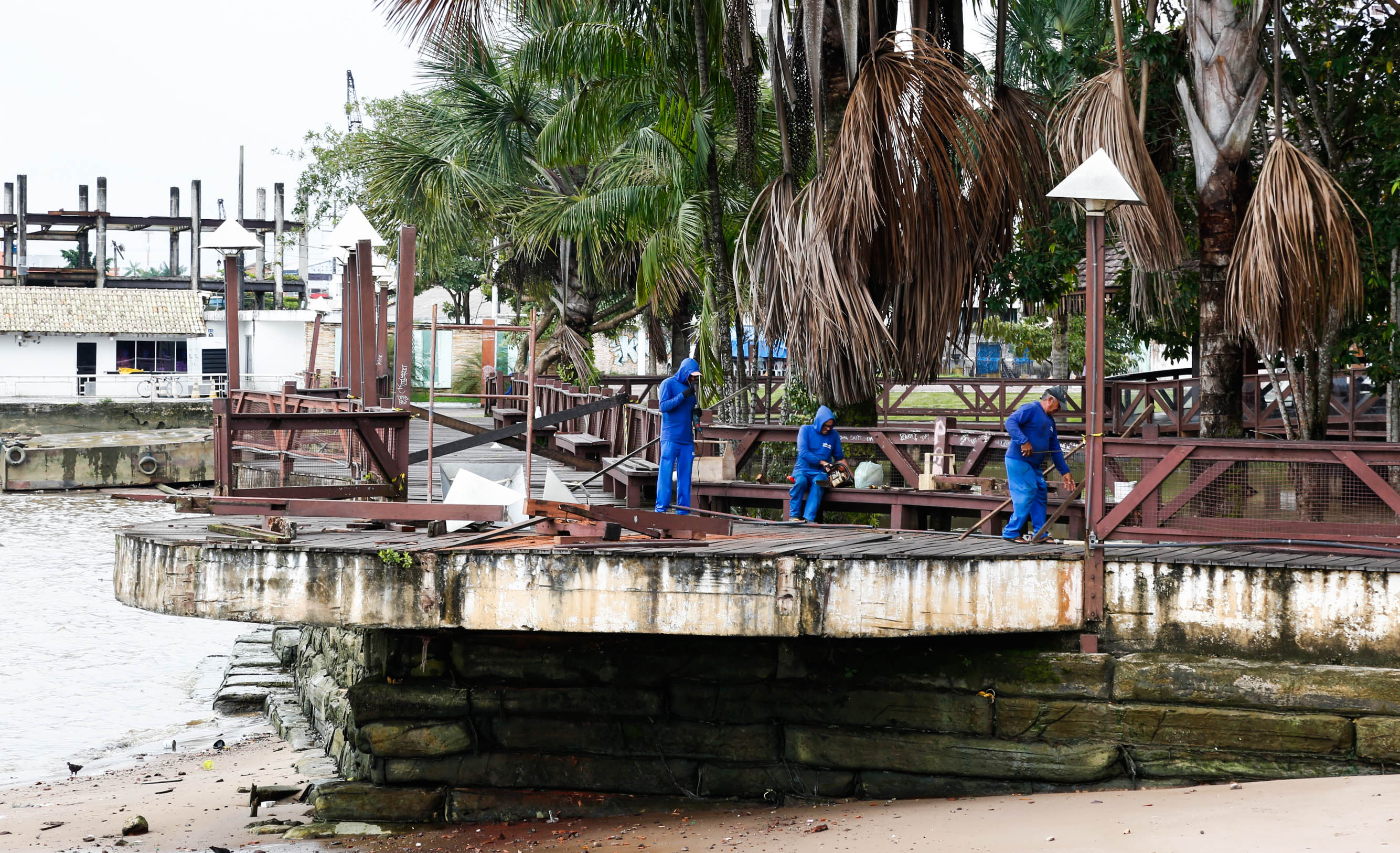 Praça da República e Ver-o-Rio seguem com obras de revitalização